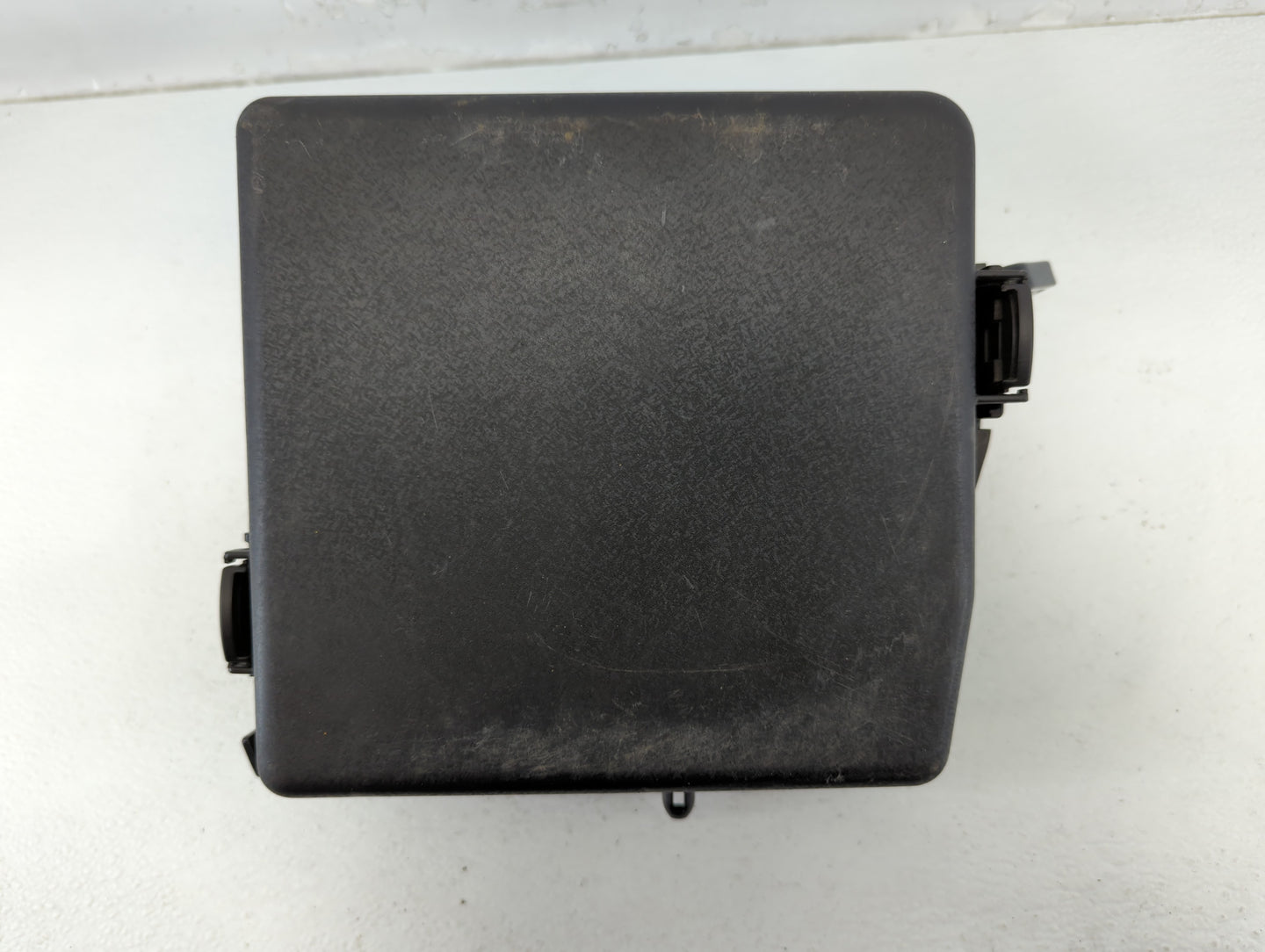 2019-2020 Kia Sedona Fusebox Fuse Box Panel Relay Module P/N:91270 A9370 Fits Fits 2019 2020 OEM Used Auto Parts - Oemusedau