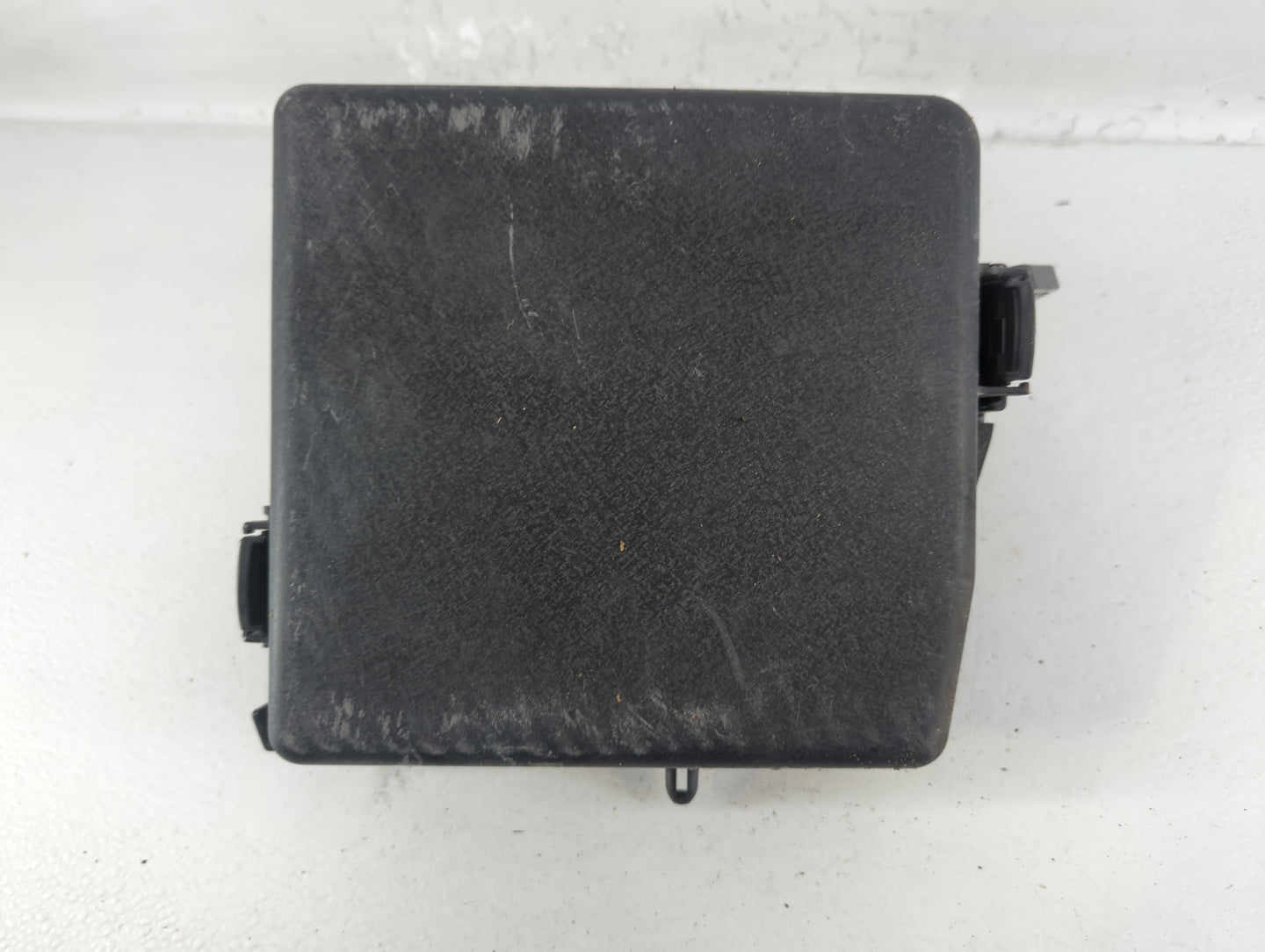 2019-2020 Kia Sedona Fusebox Fuse Box Panel Relay Module P/N:91271-A9550 Fits Fits 2019 2020 OEM Used Auto Parts - Oemusedau