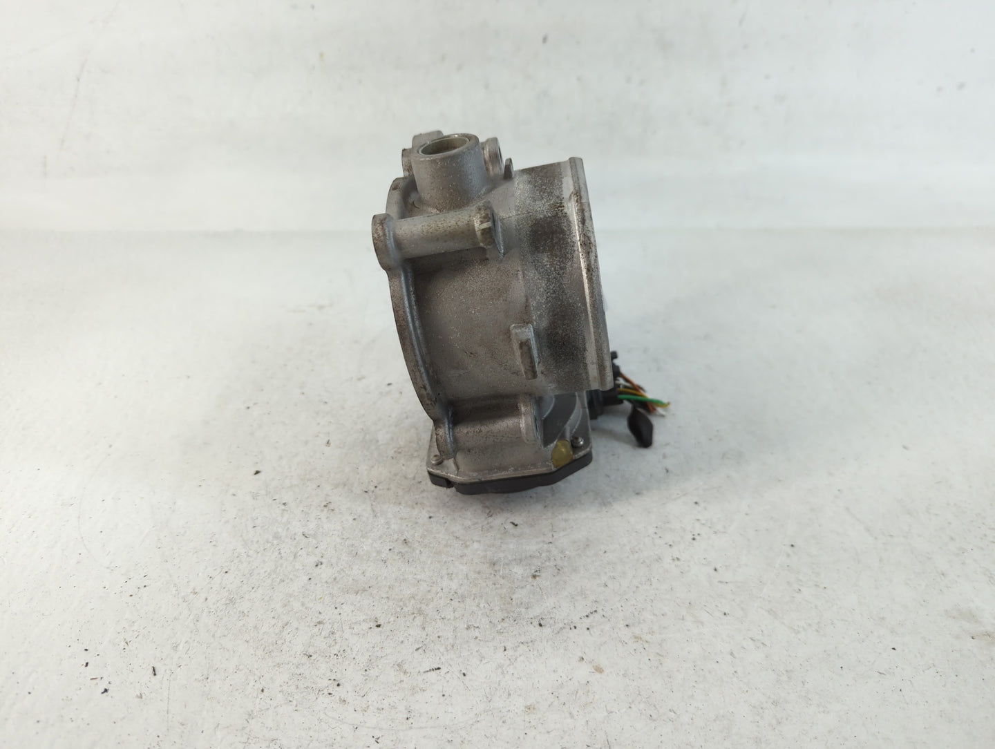 2019-2020 Kia Sedona Throttle Body P/N:35100-3L100 Fits Fits 2017 2018 2019 2020 2021 2022 OEM Used Auto Parts - Oemusedauto