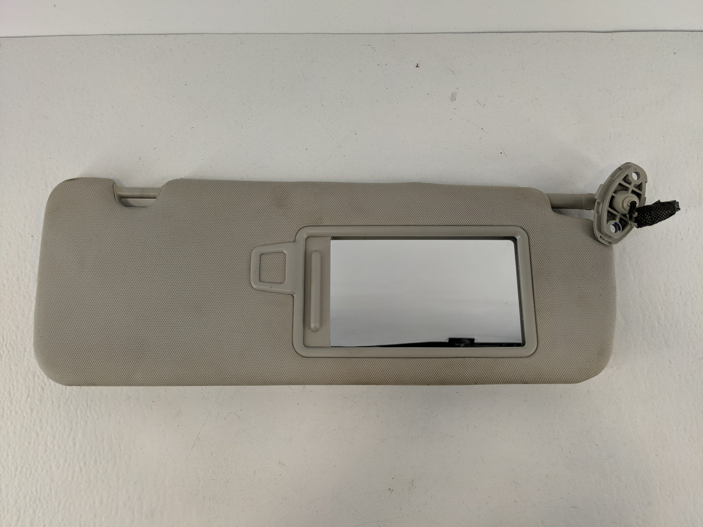 2016-2020 Kia Sorento Sun Visor Shade Replacement Passenger Right Mirror Fits Fits 2016 2017 2018 2019 2020 OEM Used Auto Pa