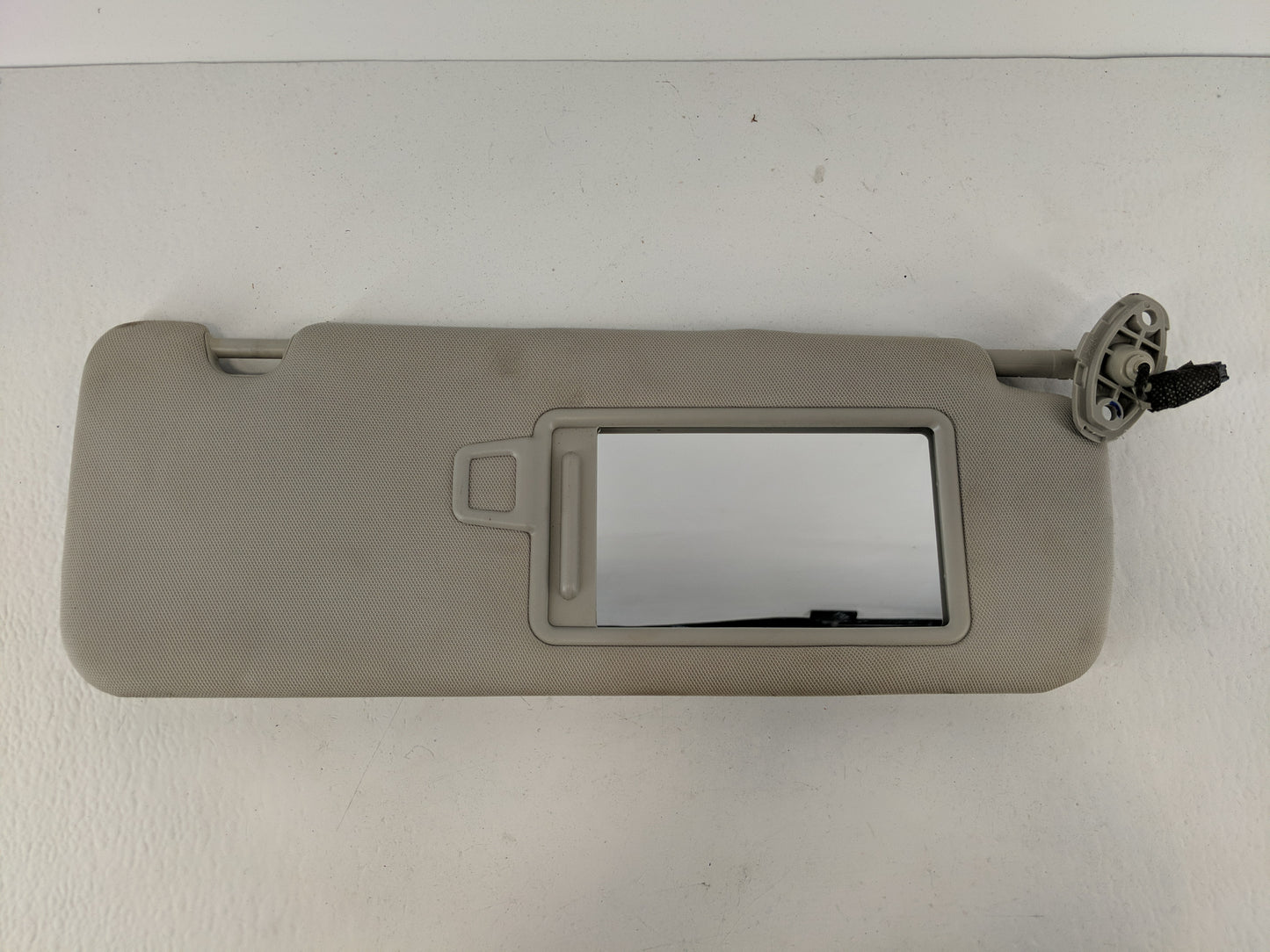 2016-2020 Kia Sorento Sun Visor Shade Replacement Passenger Right Mirror Fits Fits 2016 2017 2018 2019 2020 OEM Used Auto Pa