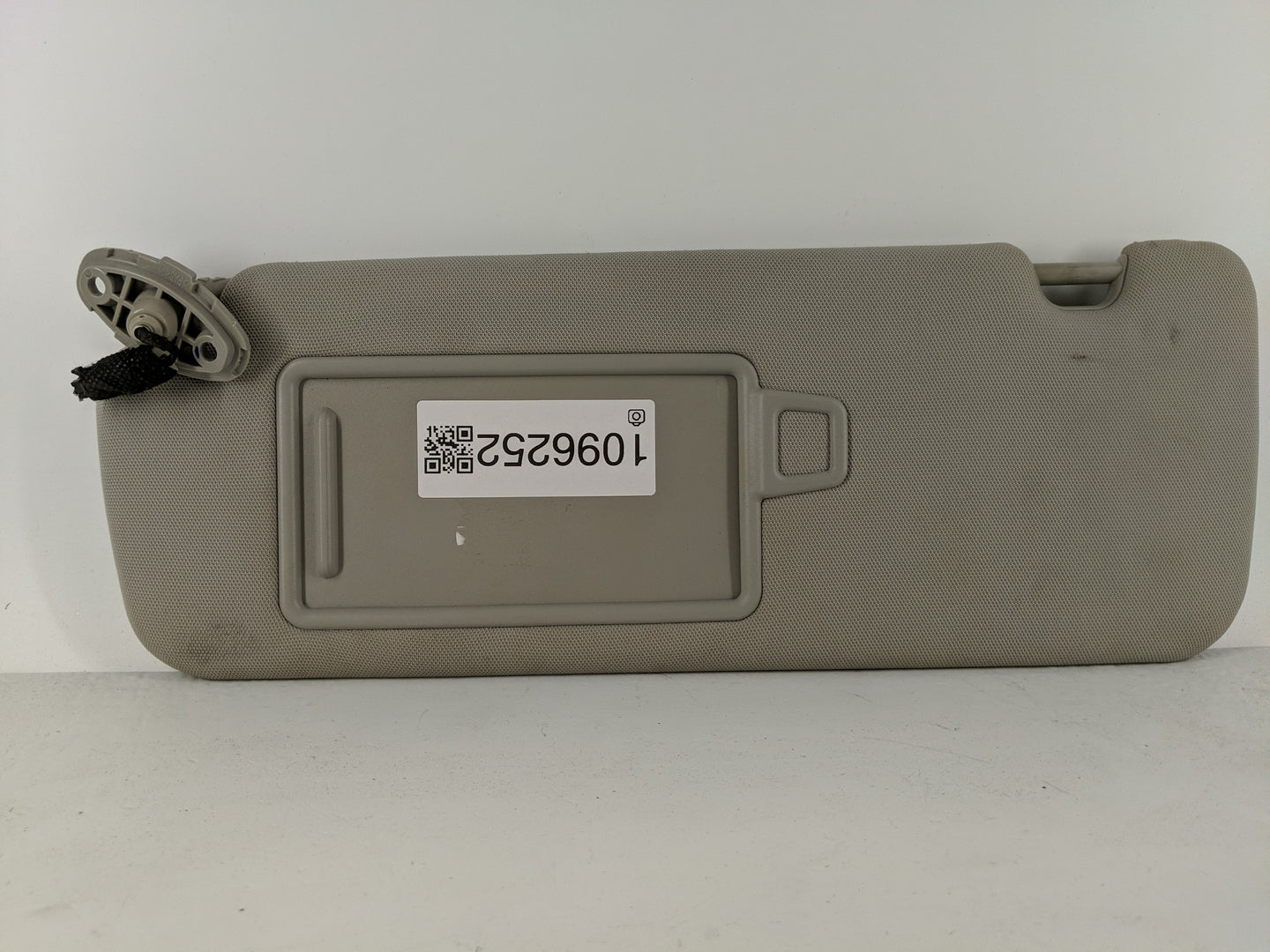 2016-2020 Kia Sorento Sun Visor Shade Replacement Driver Left Mirror Fits Fits 2016 2017 2018 2019 2020 OEM Used Auto Parts 