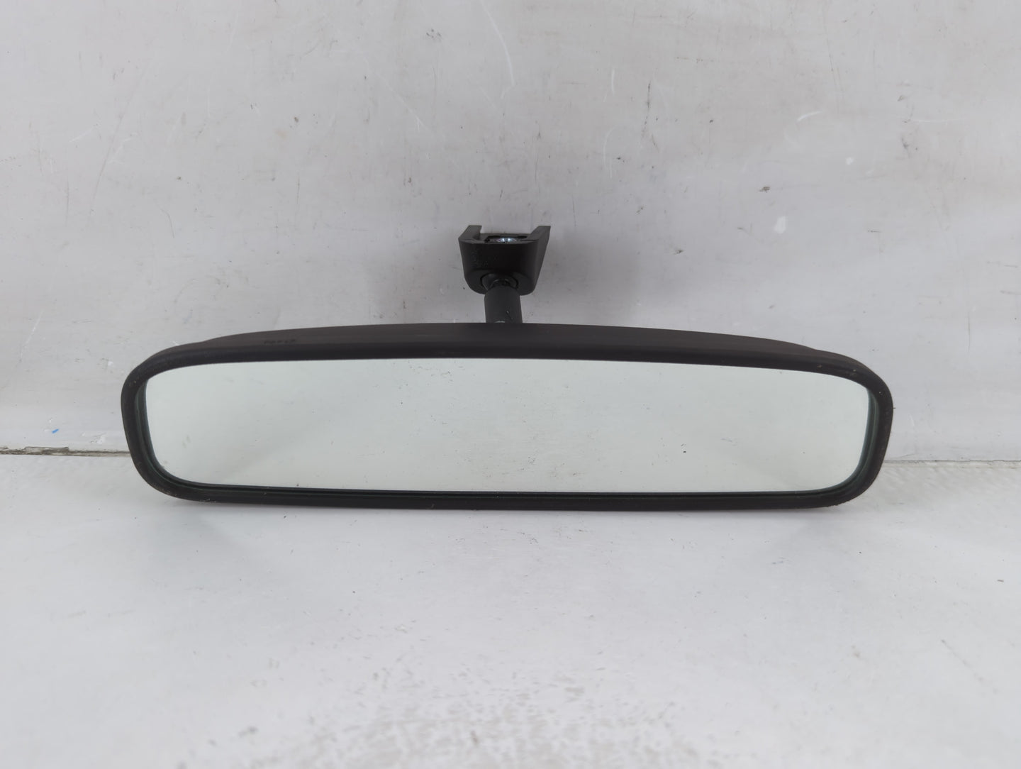 2016-2020 Kia Sorento Interior Rear View Mirror Replacement OEM P/N:E4012143 Fits OEM Used Auto Parts - Oemusedautoparts1.co