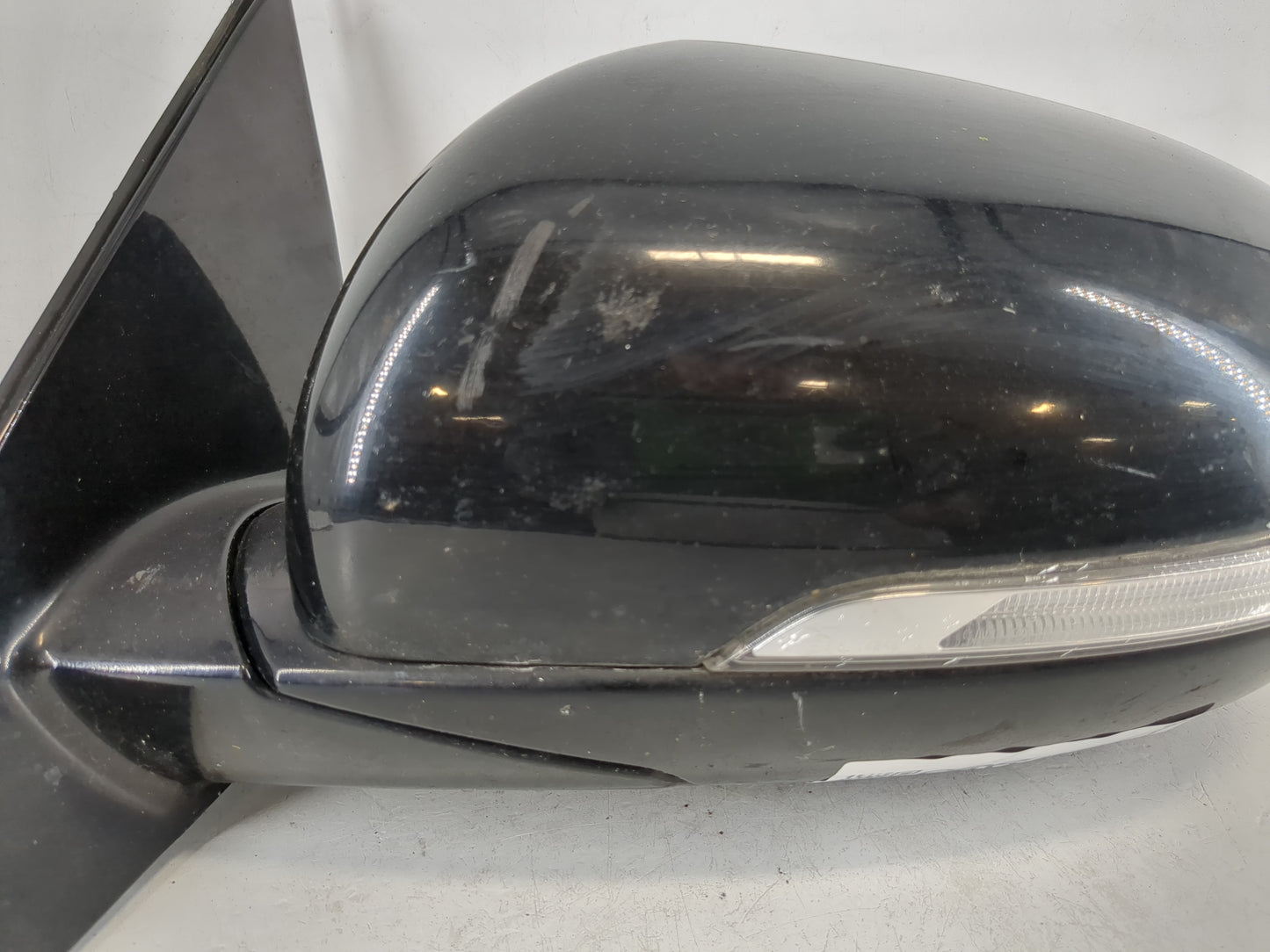 2017-2020 Kia Sorento Driver Side View Mirror - Left Door Mirror OEM Used - Oemusedautoparts1.com
