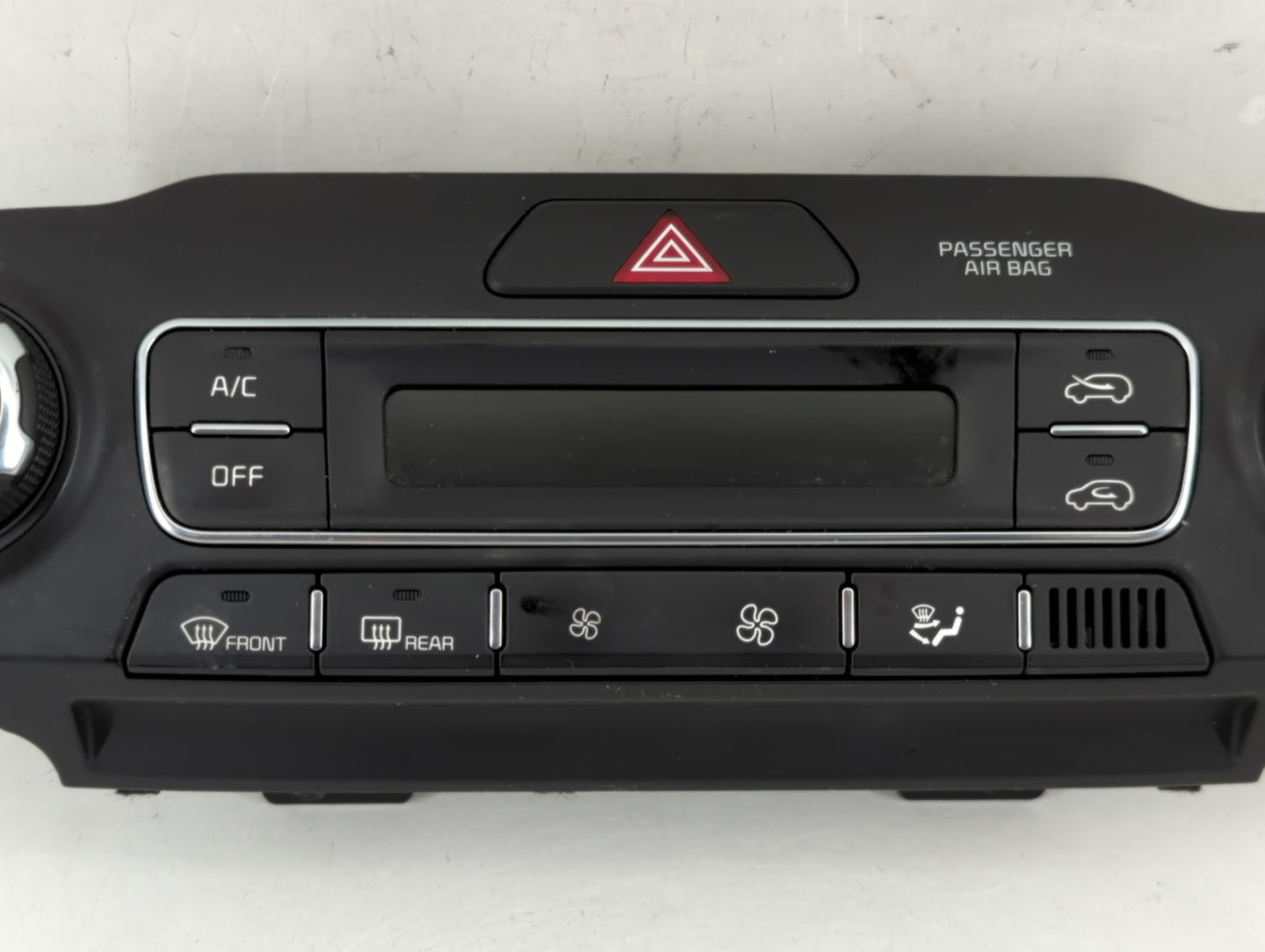 2019 Kia Sorento Climate Control Module Temperature AC/Heater Replacement P/N:97250-C6AA0 Fits OEM Used Auto Parts - Oemused