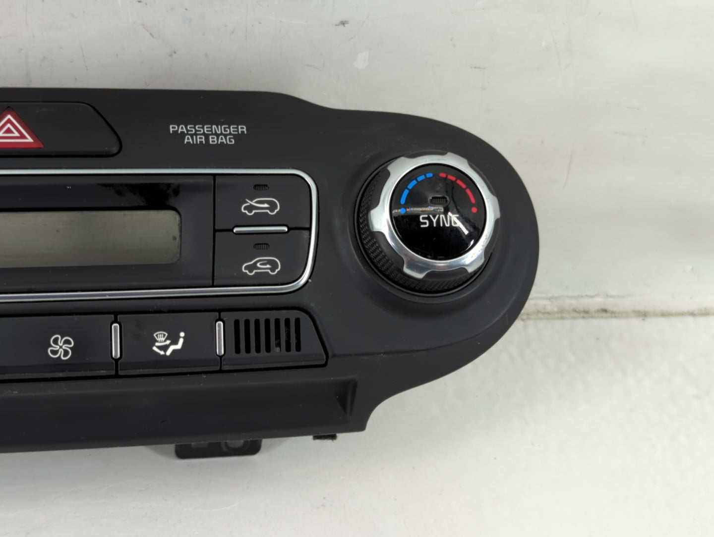 2019 Kia Sorento Climate Control Module Temperature AC/Heater Replacement P/N:97250-C6AA0 Fits OEM Used Auto Parts - Oemused