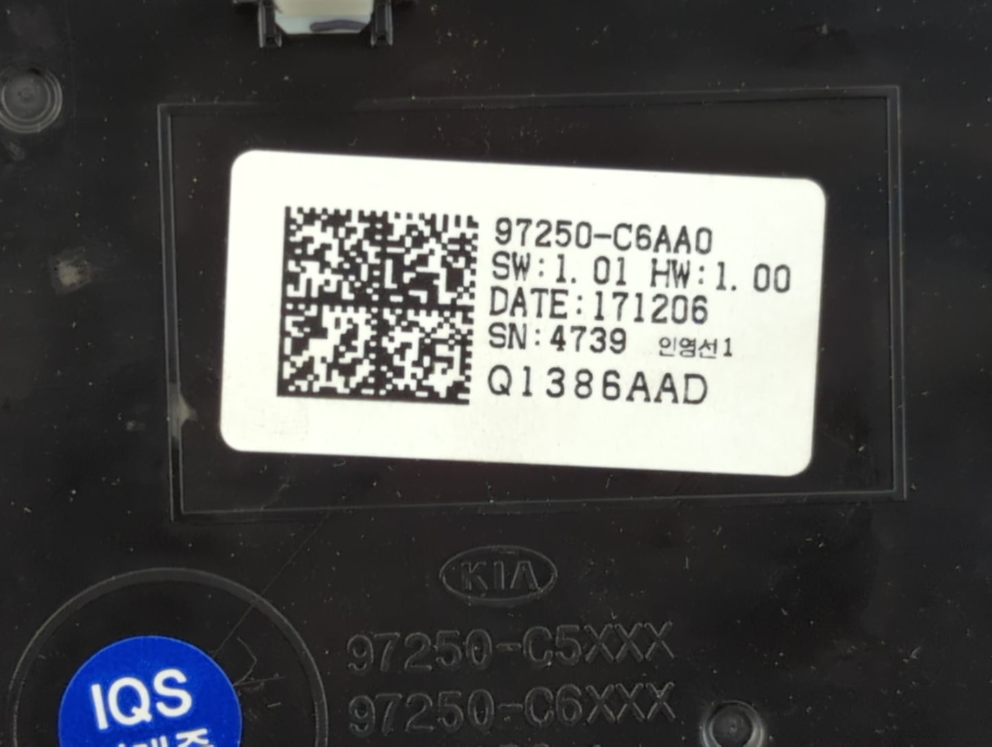 2019 Kia Sorento Climate Control Module Temperature AC/Heater Replacement P/N:97250-C6AA0 Fits OEM Used Auto Parts - Oemused