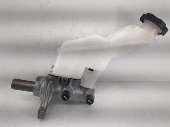 compare product 2016-2020 Kia Sorento Brake Master Cylinder 1220665