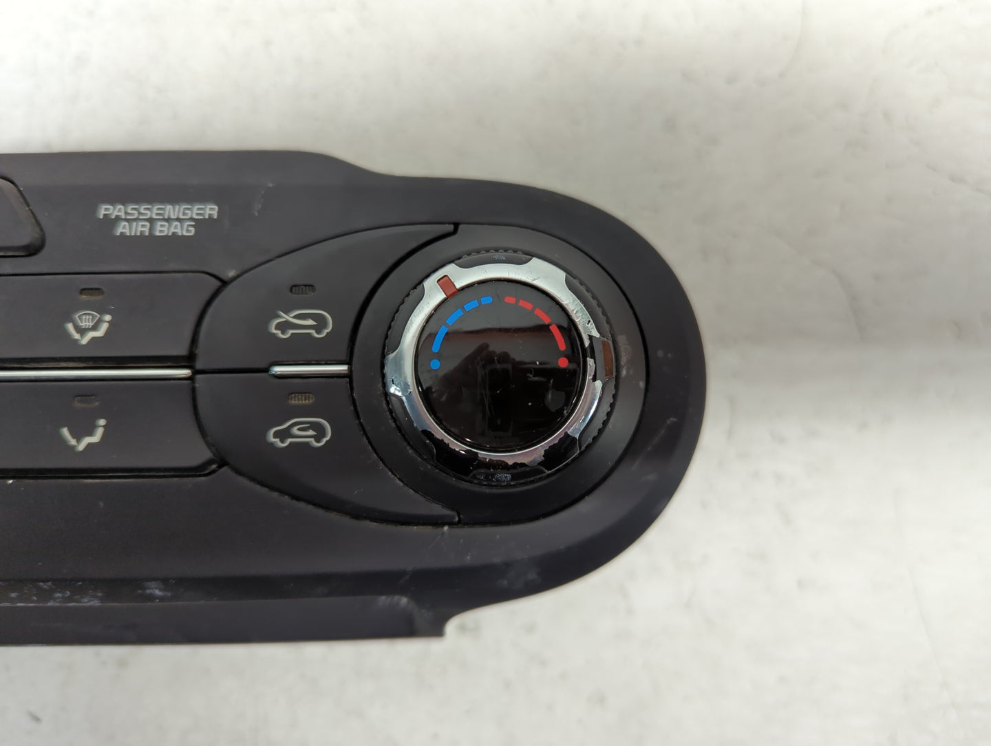 2019 Kia Sorento Climate Control Module Temperature AC/Heater Replacement Fits OEM Used Auto Parts - Oemusedautoparts1.com