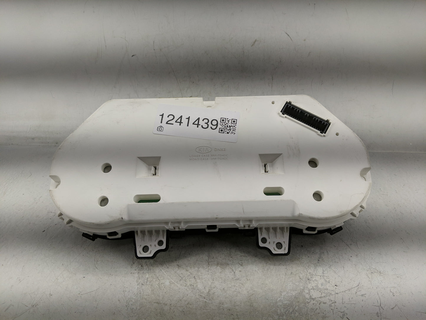 2019-2020 Kia Sorento Instrument Cluster Speedometer Gauges P/N:94021-C6BB0 Fits Fits 2019 2020 OEM Used Auto Parts - Oemuse