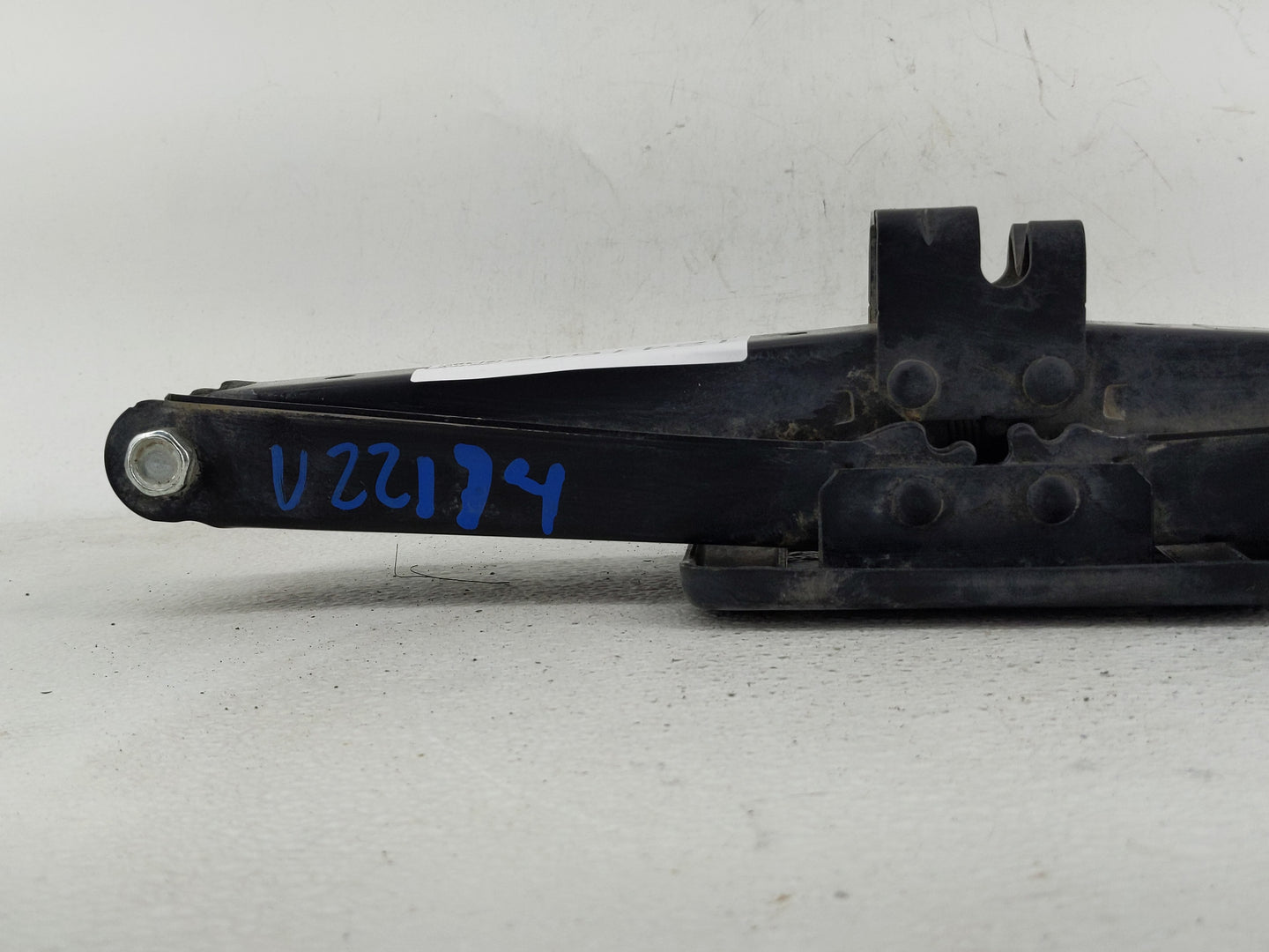 2019 Kia Sorento Spare Scissor Car Jack - Oemusedautoparts1.com