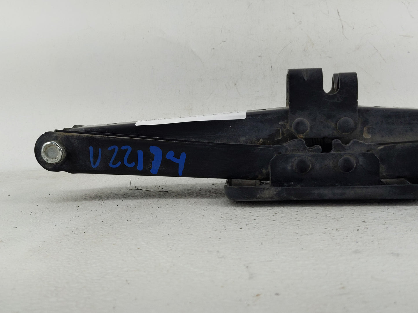 2019 Kia Sorento Spare Scissor Car Jack - Oemusedautoparts1.com