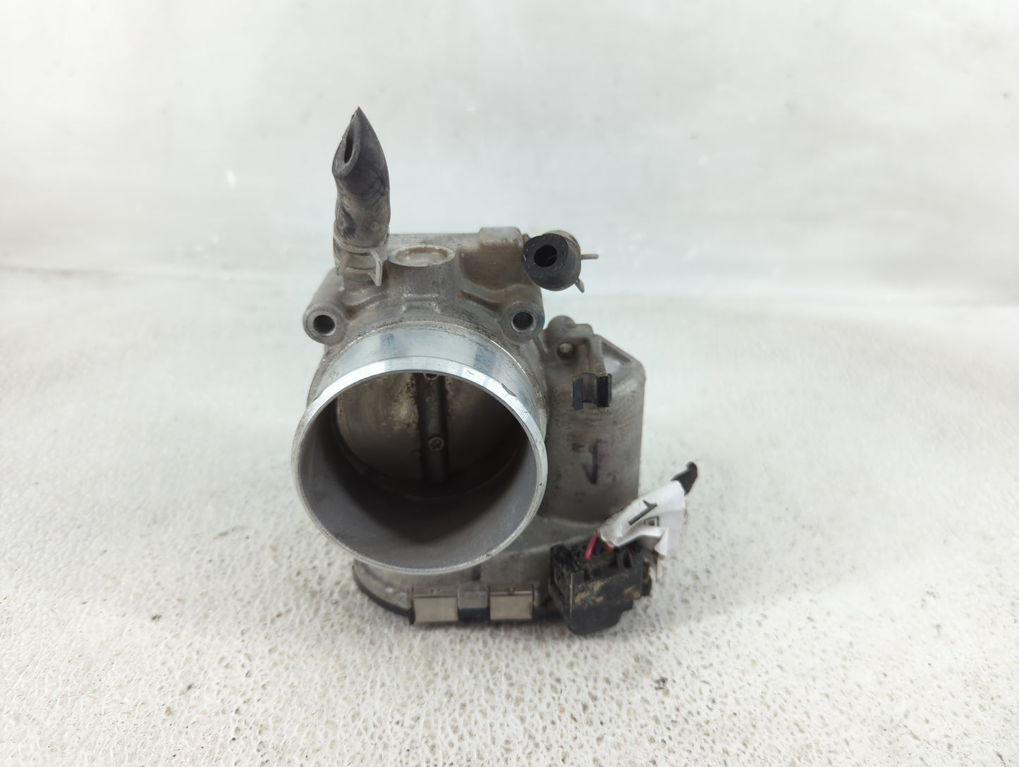 2016-2020 Kia Sorento Throttle Body P/N:35100 2G600 0 280 750 618 Fits Fits 2015 2016 2017 2018 2019 2020 2021 OEM Used Auto