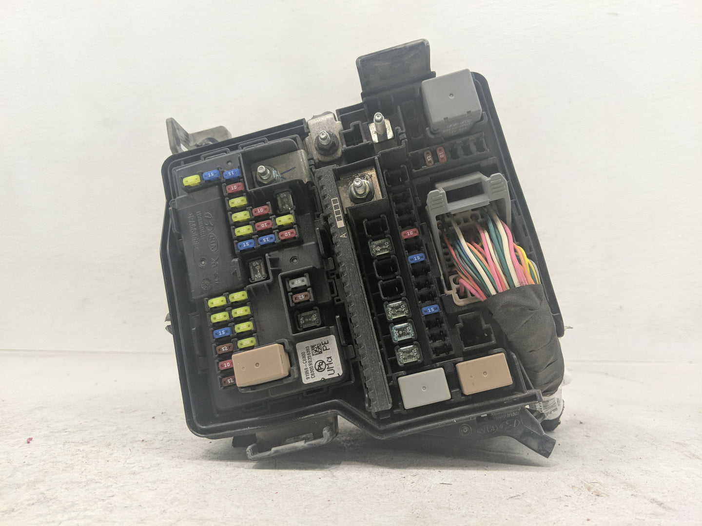 2019-2020 Kia Sorento Fusebox Fuse Box Panel Relay Module Fits Fits 2019 2020 OEM Used Auto Parts - Oemusedautoparts1.com