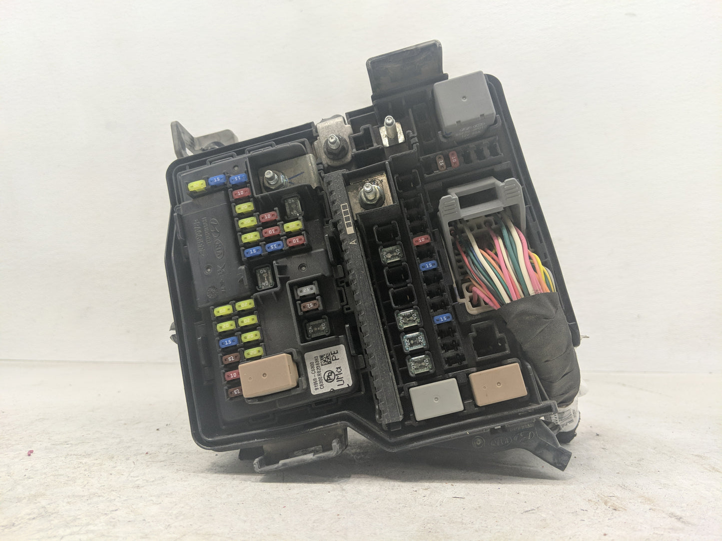 2019-2020 Kia Sorento Fusebox Fuse Box Panel Relay Module Fits Fits 2019 2020 OEM Used Auto Parts - Oemusedautoparts1.com