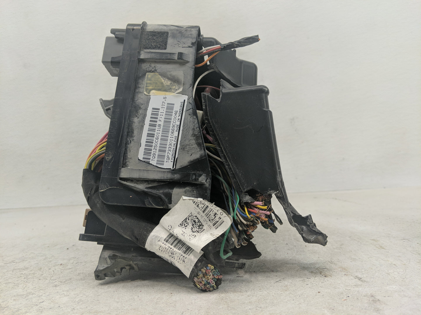 2019-2020 Kia Sorento Fusebox Fuse Box Panel Relay Module Fits Fits 2019 2020 OEM Used Auto Parts - Oemusedautoparts1.com