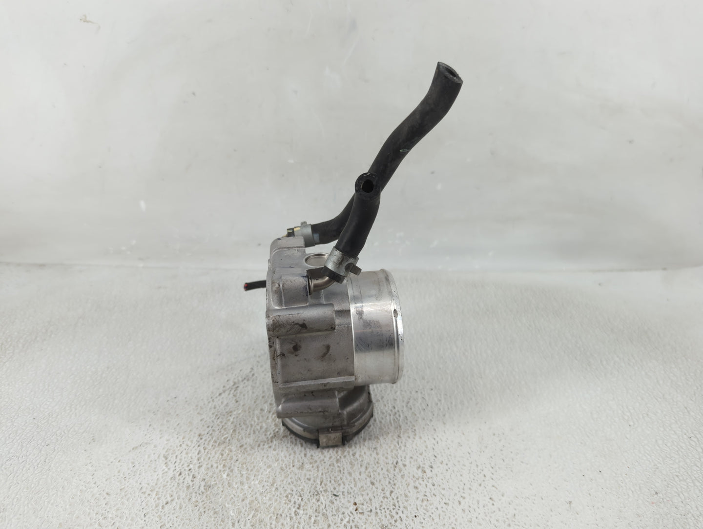 2016-2020 Kia Sorento Throttle Body P/N:35100 2G600 0 280 750 618 Fits Fits 2015 2016 2017 2018 2019 2020 2021 OEM Used Auto