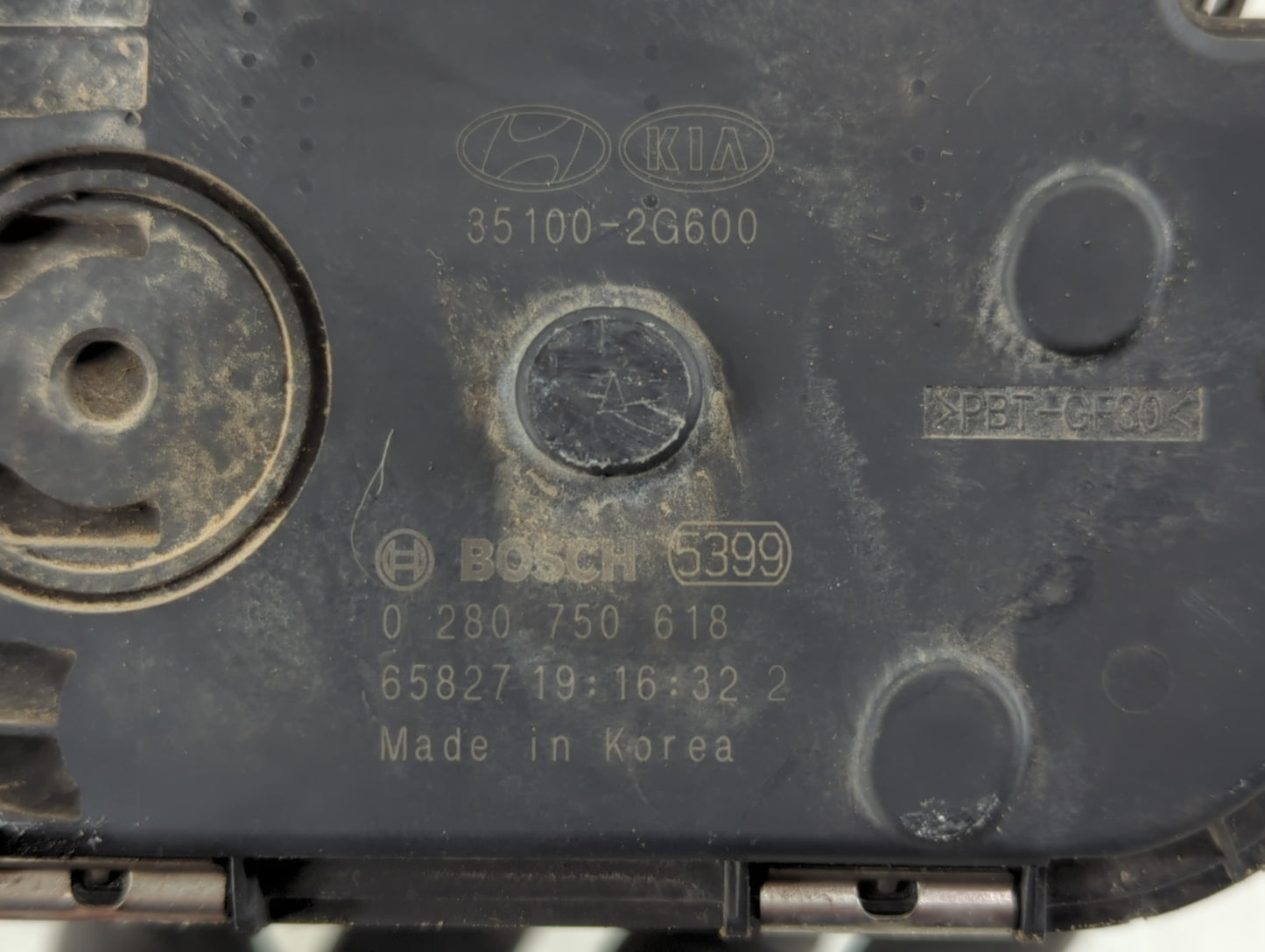 2016-2020 Kia Sorento Throttle Body P/N:35100 2G600 0 280 750 618 Fits Fits 2015 2016 2017 2018 2019 2020 2021 OEM Used Auto