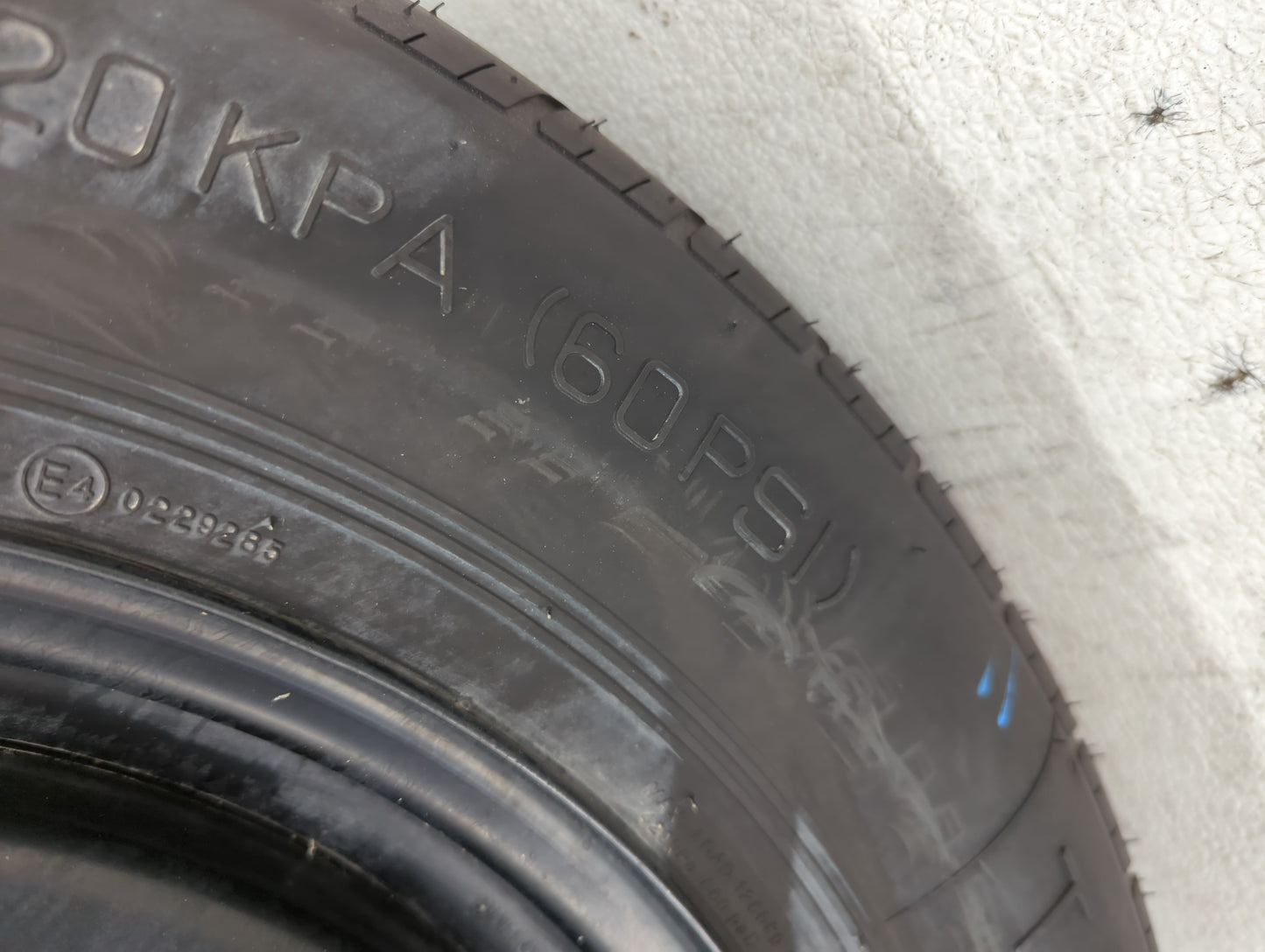 2011-2020 Kia Sorento Spare Donut Tire Wheel Rim Oem - Oemusedautoparts1.com