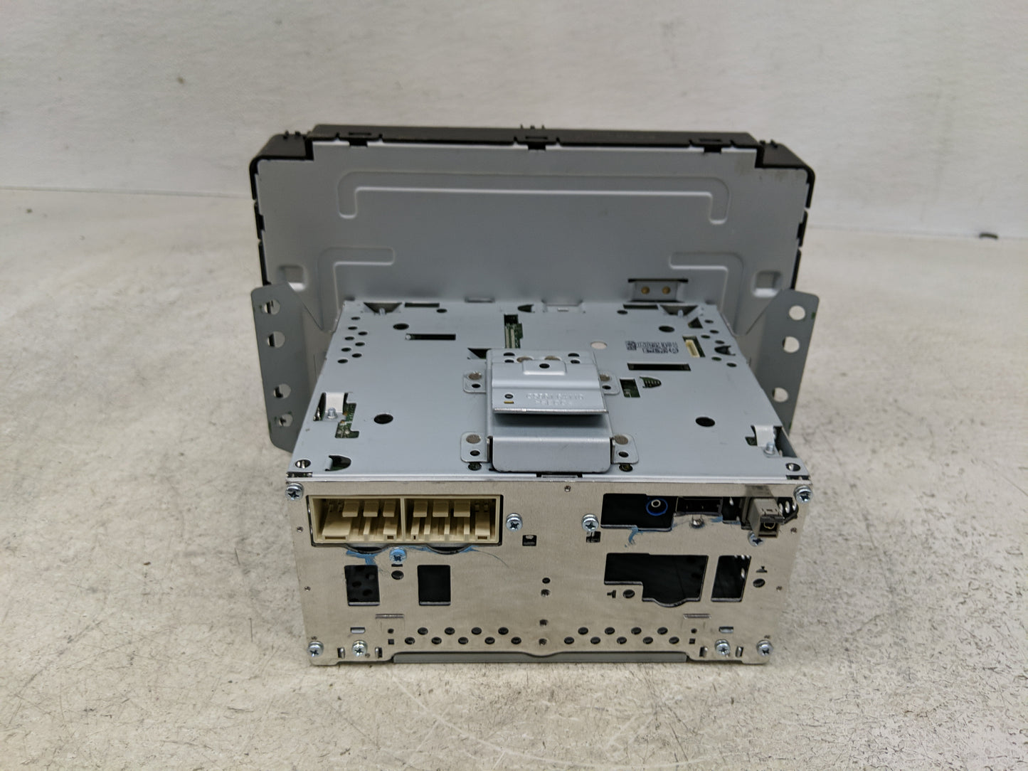 2019-2020 Kia Sorento Radio AM FM Cd Player Receiver Replacement P/N:96160C6NB0WK Fits Fits 2019 2020 OEM Used Auto Parts - 