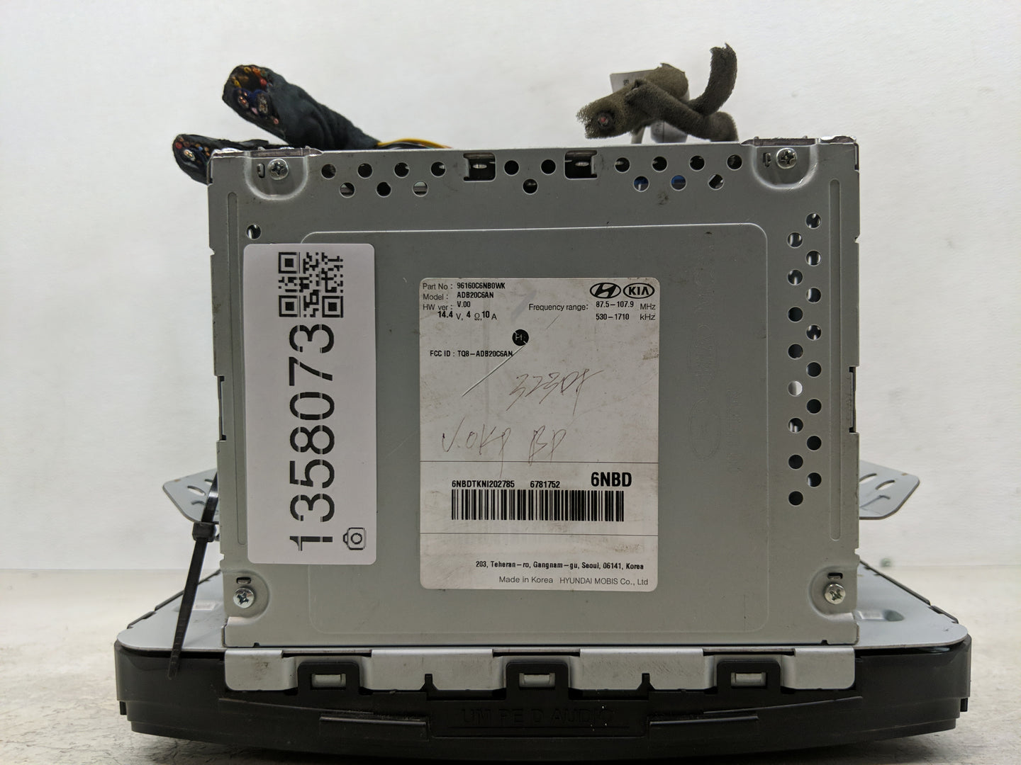 2019-2020 Kia Sorento Radio AM FM Cd Player Receiver Replacement P/N:96160C6NB0WK Fits Fits 2019 2020 OEM Used Auto Parts - 