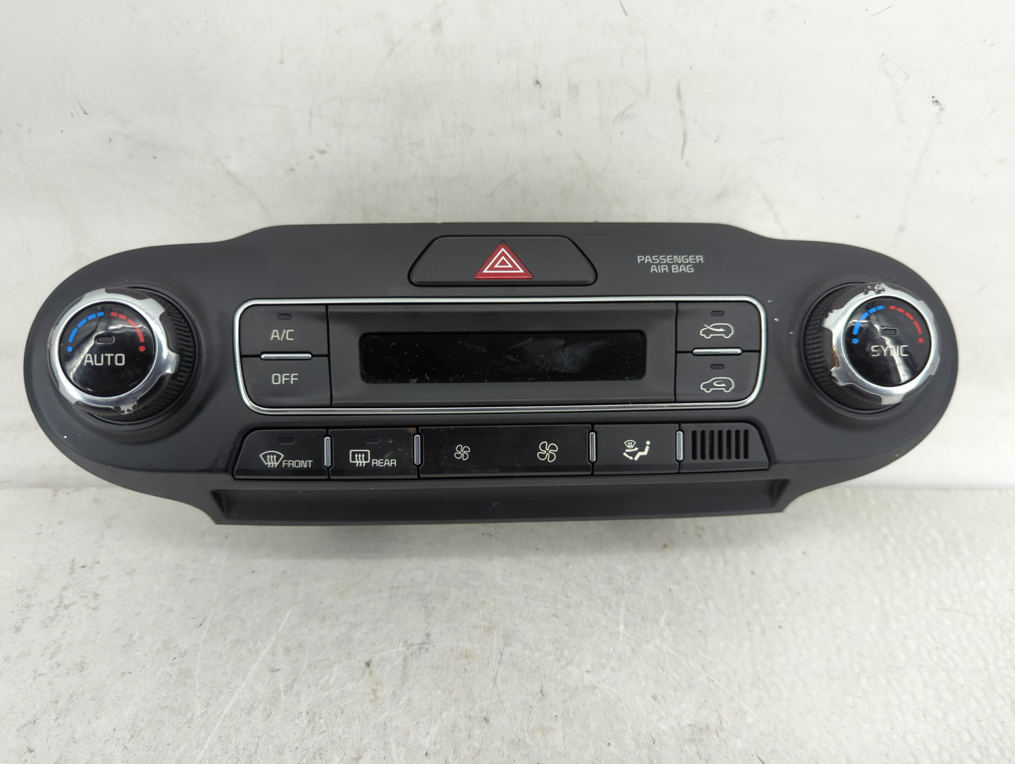 2019 Kia Sorento Climate Control Module Temperature AC/Heater Replacement P/N:97250-C6AA0 Fits OEM Used Auto Parts - Oemused