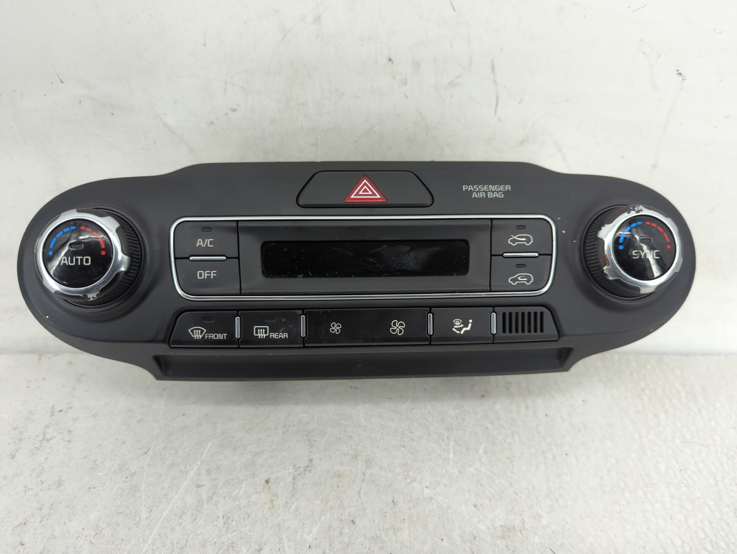 2019 Kia Sorento Climate Control Module Temperature AC/Heater Replacement P/N:97250-C6AA0 Fits OEM Used Auto Parts - Oemused