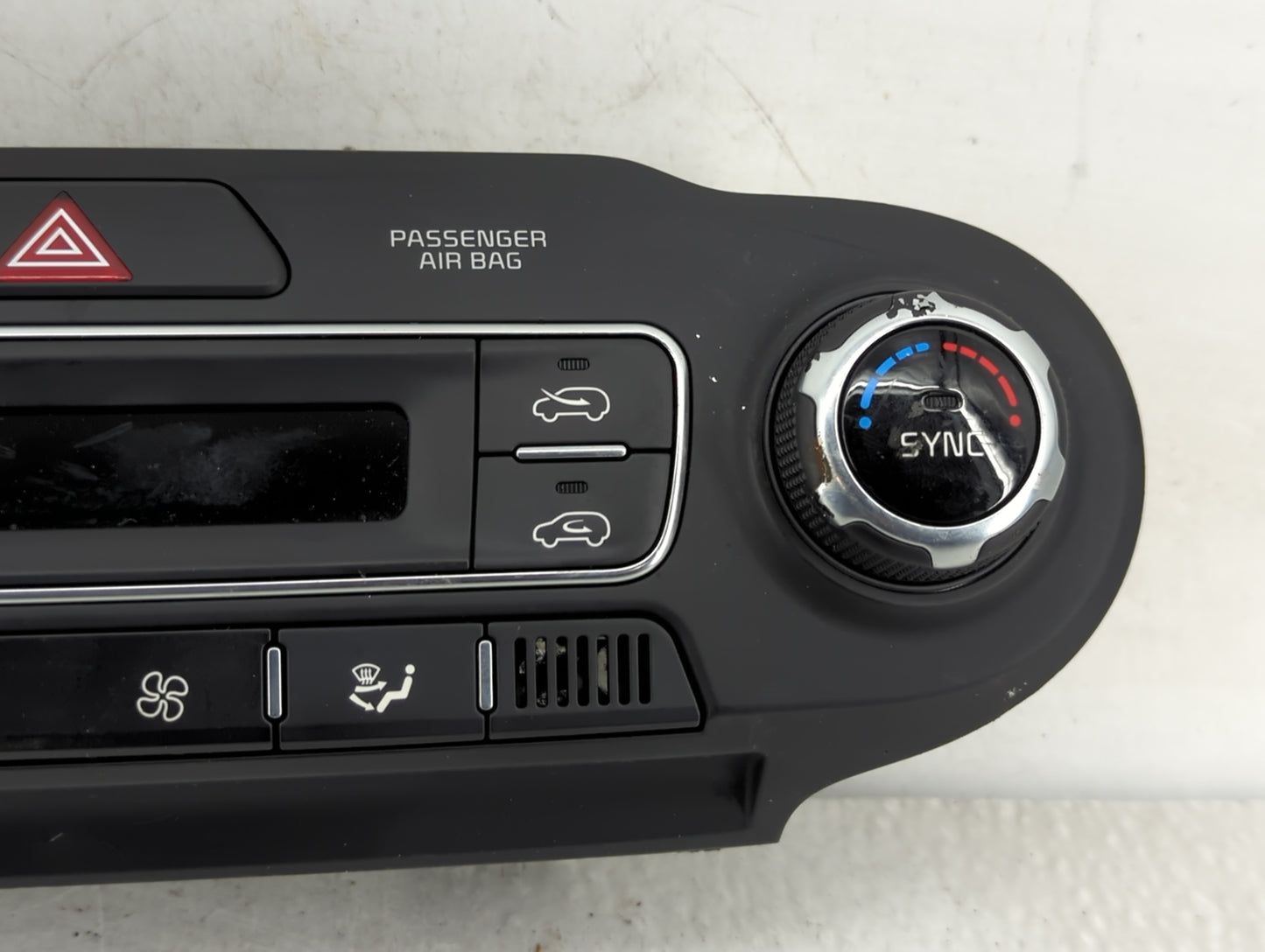 2019 Kia Sorento Climate Control Module Temperature AC/Heater Replacement P/N:97250-C6AA0 Fits OEM Used Auto Parts - Oemused