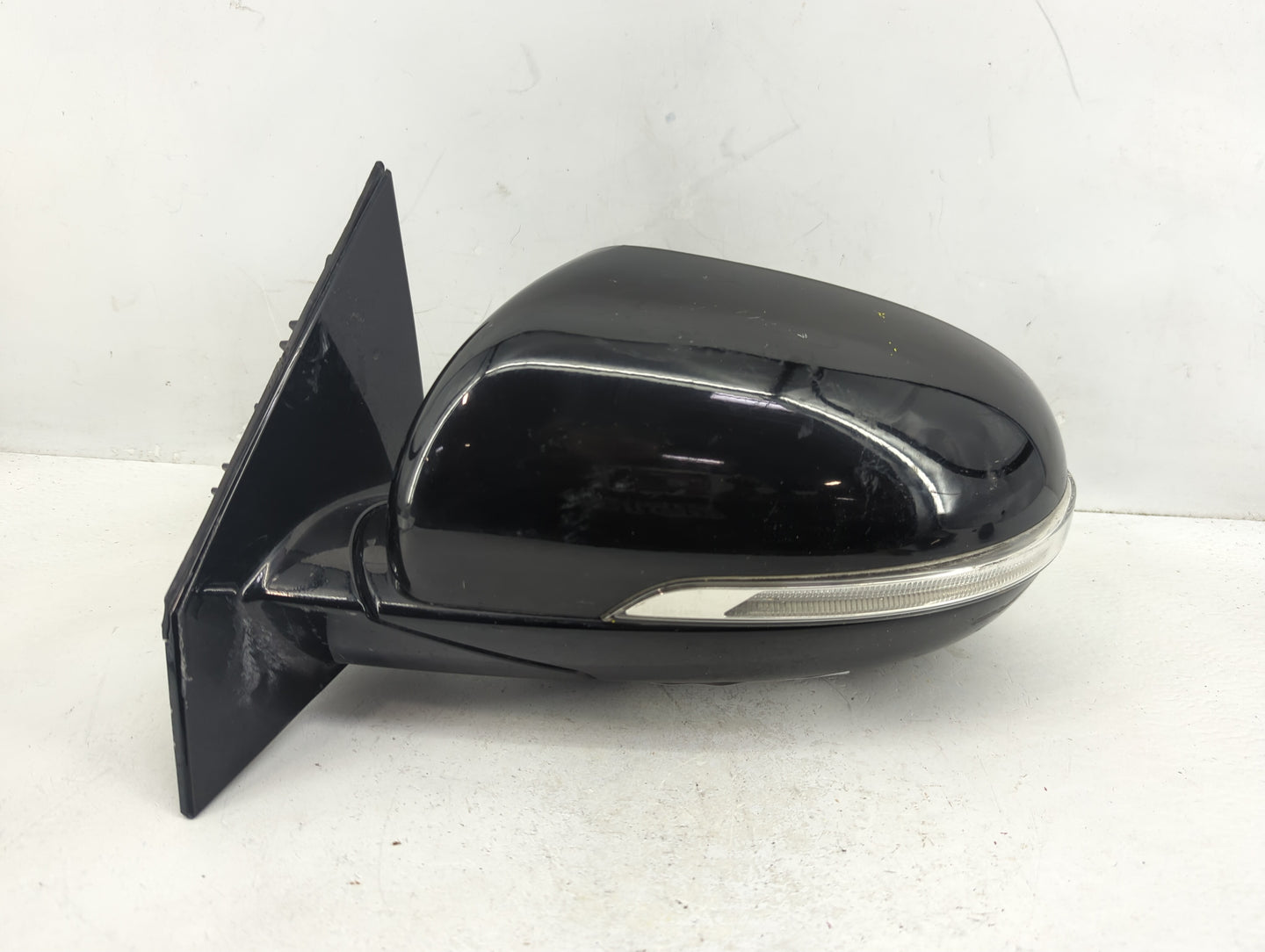2017-2020 Kia Sorento Driver Side View Mirror - Left Door Mirror OEM Used - Oemusedautoparts1.com