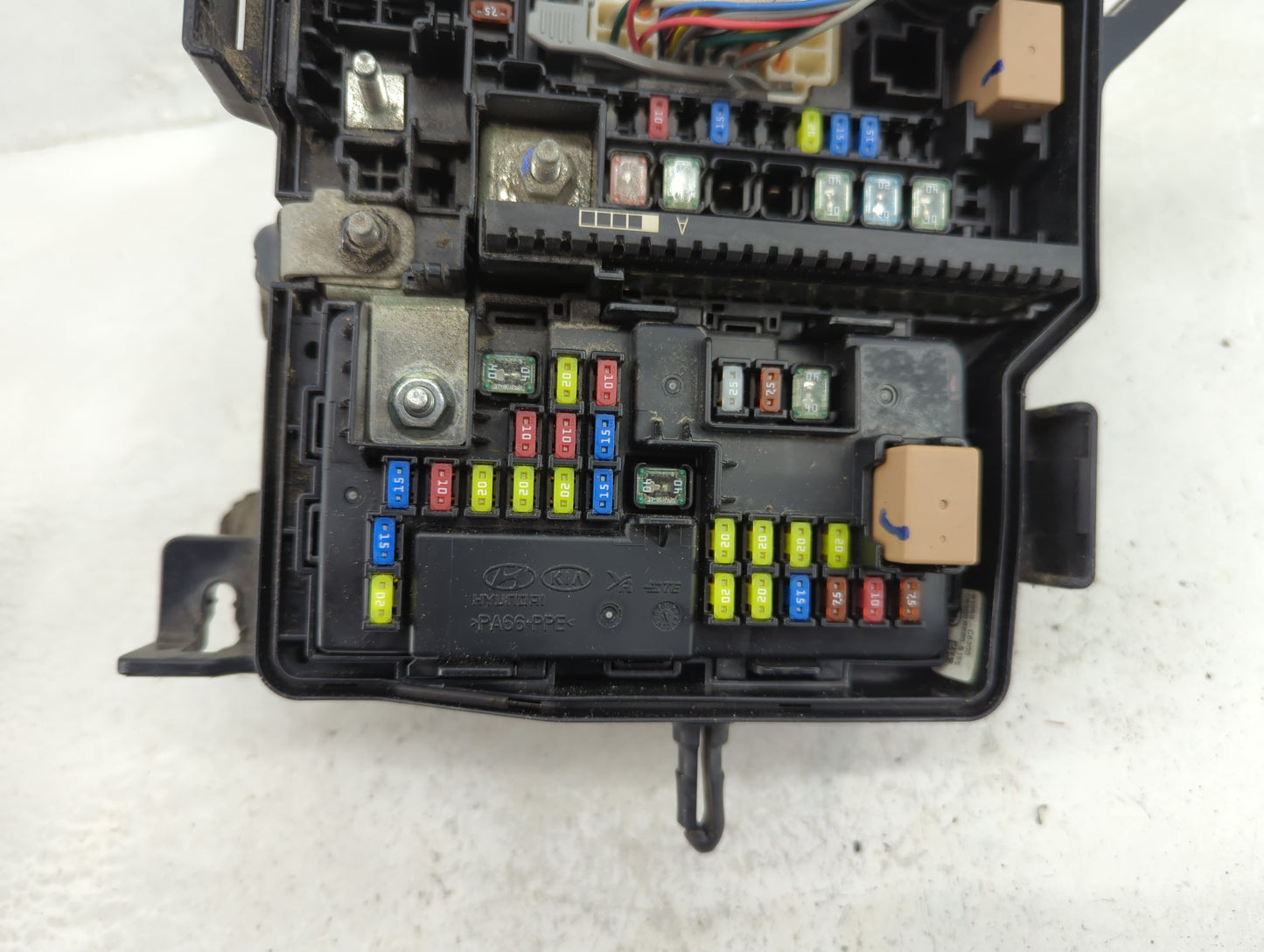 2019-2020 Kia Sorento Fusebox Fuse Box Panel Relay Module Fits Fits 2019 2020 OEM Used Auto Parts - Oemusedautoparts1.com