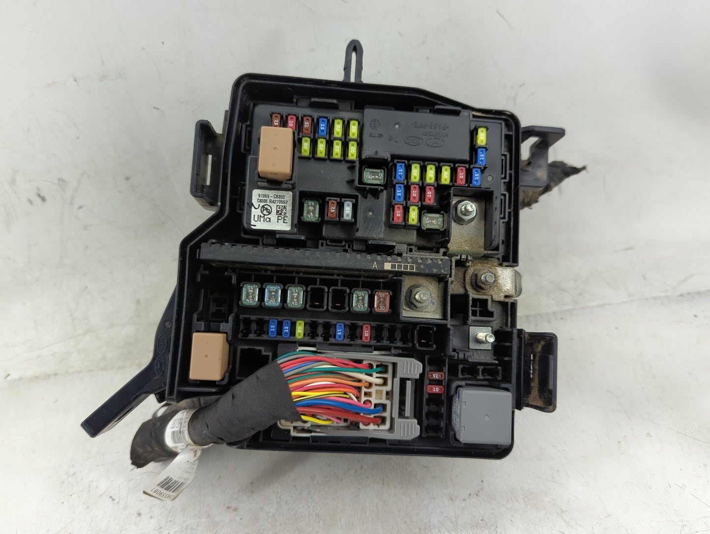2019-2020 Kia Sorento Fusebox Fuse Box Panel Relay Module P/N:91959-C6300 Fits Fits 2019 2020 OEM Used Auto Parts - Oemuseda