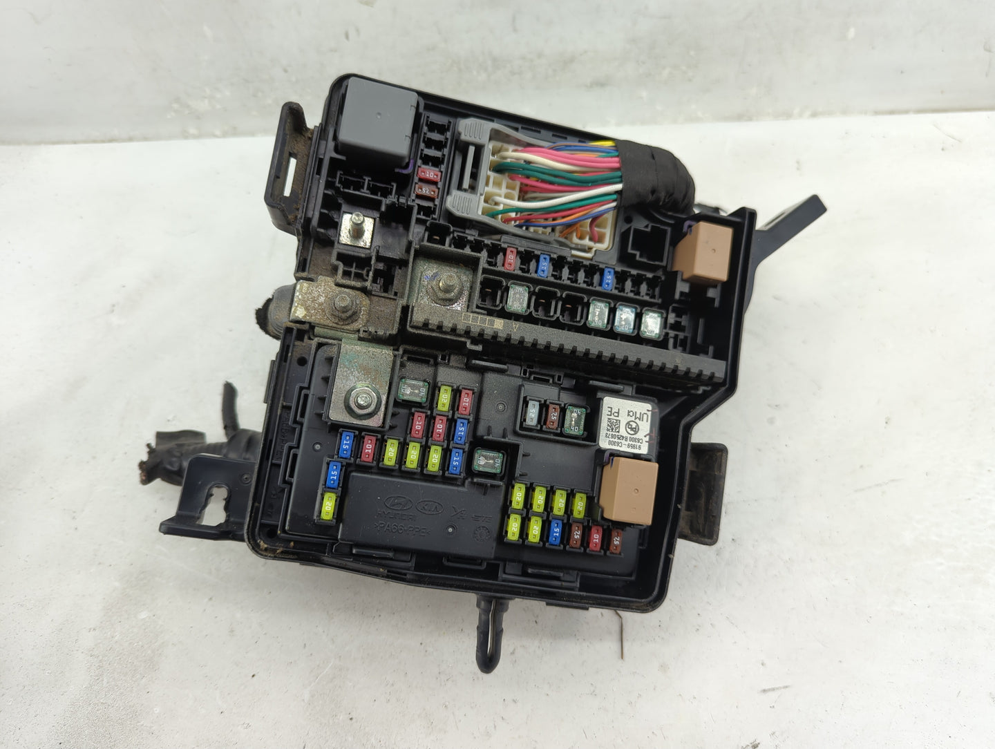 2019-2020 Kia Sorento Fusebox Fuse Box Panel Relay Module P/N:91941-C6220 Fits Fits 2019 2020 OEM Used Auto Parts - Oemuseda