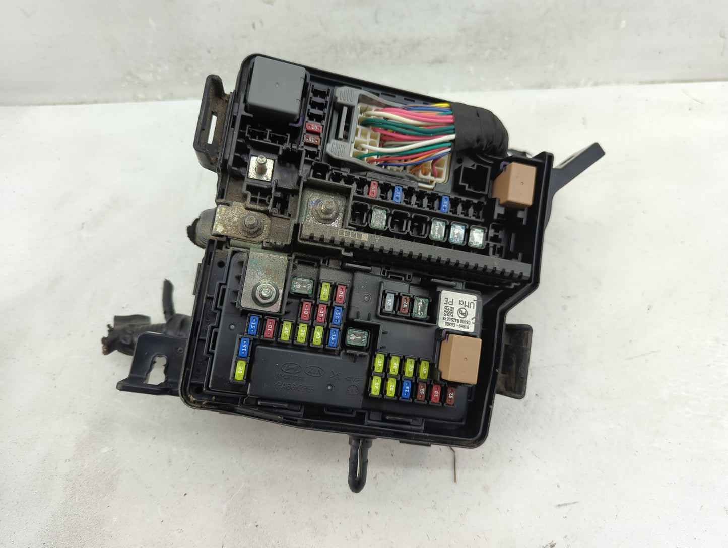 2019-2020 Kia Sorento Fusebox Fuse Box Panel Relay Module P/N:91941-C6220 Fits Fits 2019 2020 OEM Used Auto Parts - Oemuseda