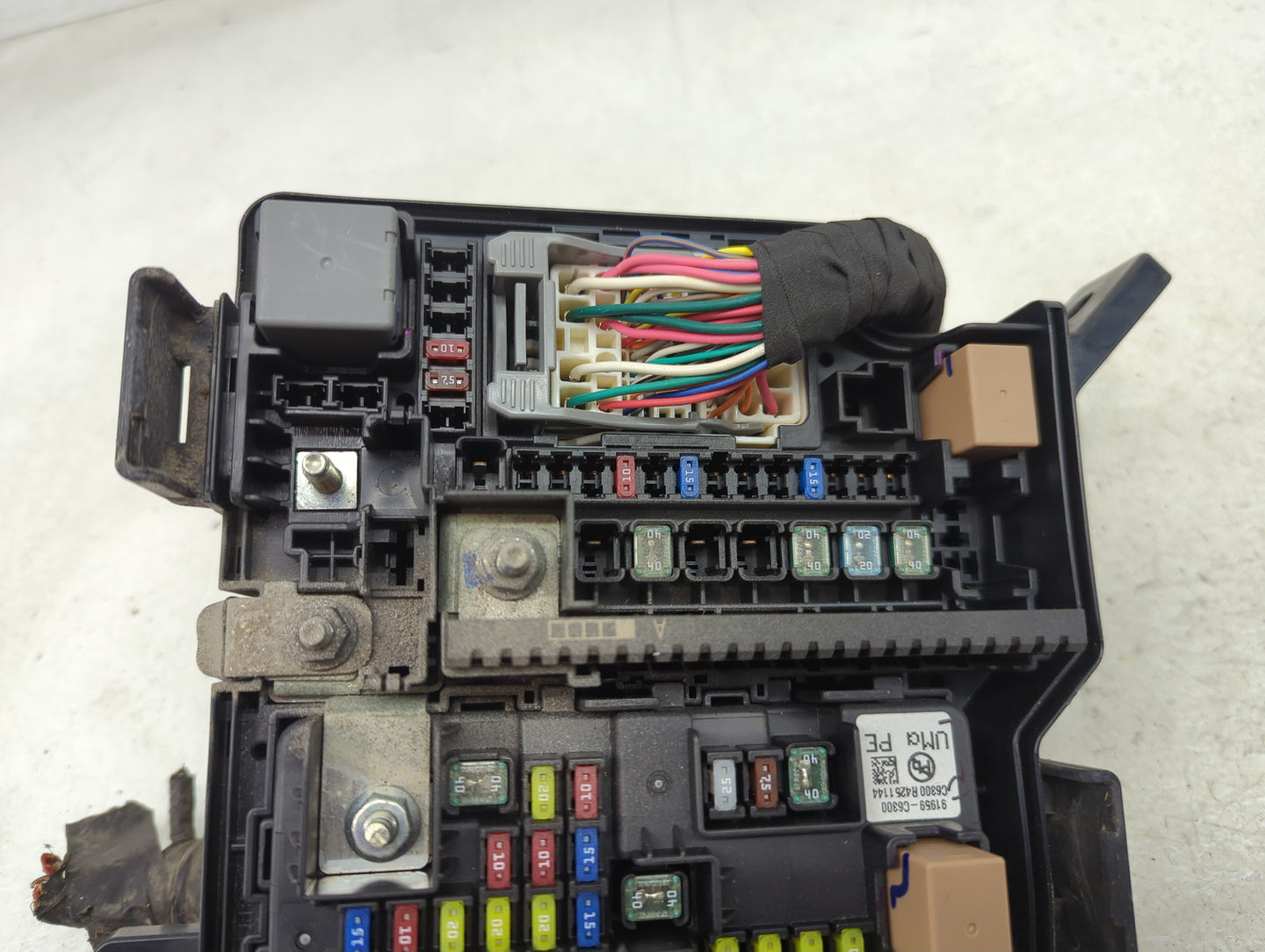 2019-2020 Kia Sorento Fusebox Fuse Box Panel Relay Module P/N:91941-C6220 Fits Fits 2019 2020 OEM Used Auto Parts - Oemuseda