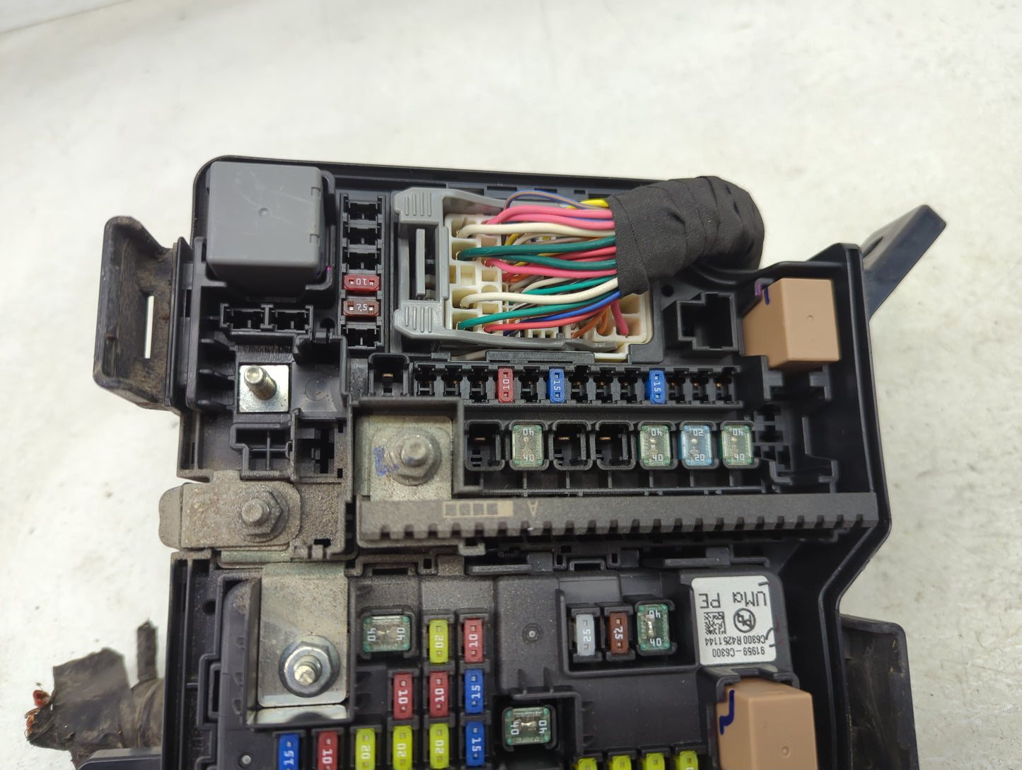 2019-2020 Kia Sorento Fusebox Fuse Box Panel Relay Module P/N:91941-C6220 Fits Fits 2019 2020 OEM Used Auto Parts - Oemuseda
