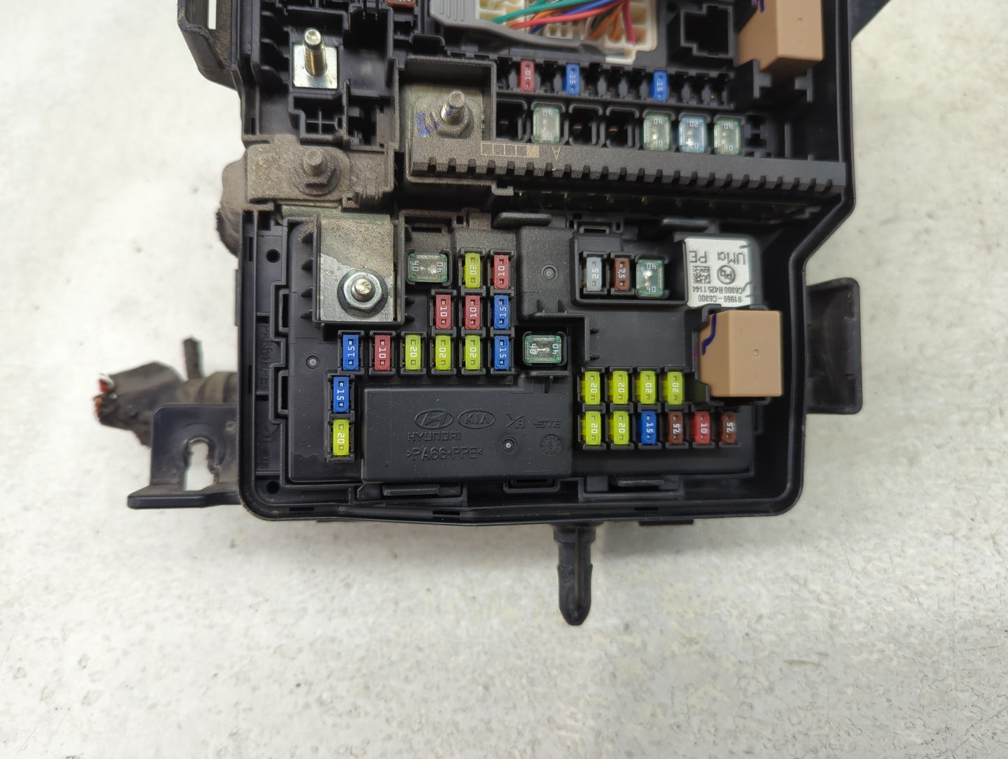 2019-2020 Kia Sorento Fusebox Fuse Box Panel Relay Module P/N:91941-C6220 Fits Fits 2019 2020 OEM Used Auto Parts - Oemuseda