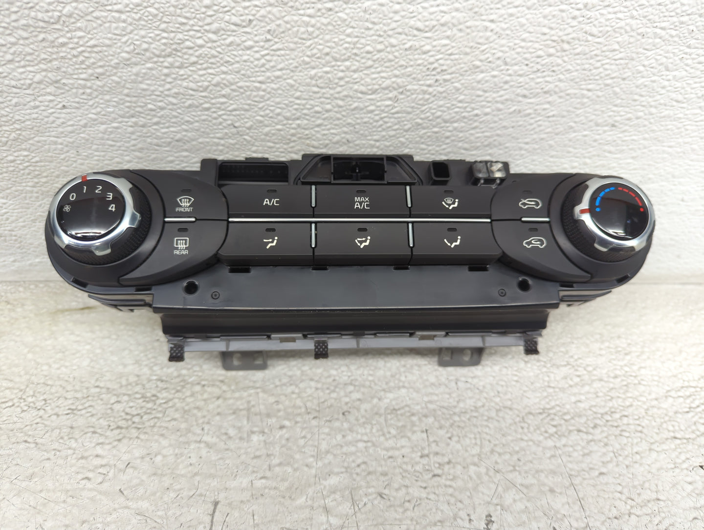 2019 Kia Sorento Climate Control Module Temperature AC/Heater Replacement P/N:97250-C6040 Fits OEM Used Auto Parts - Oemused