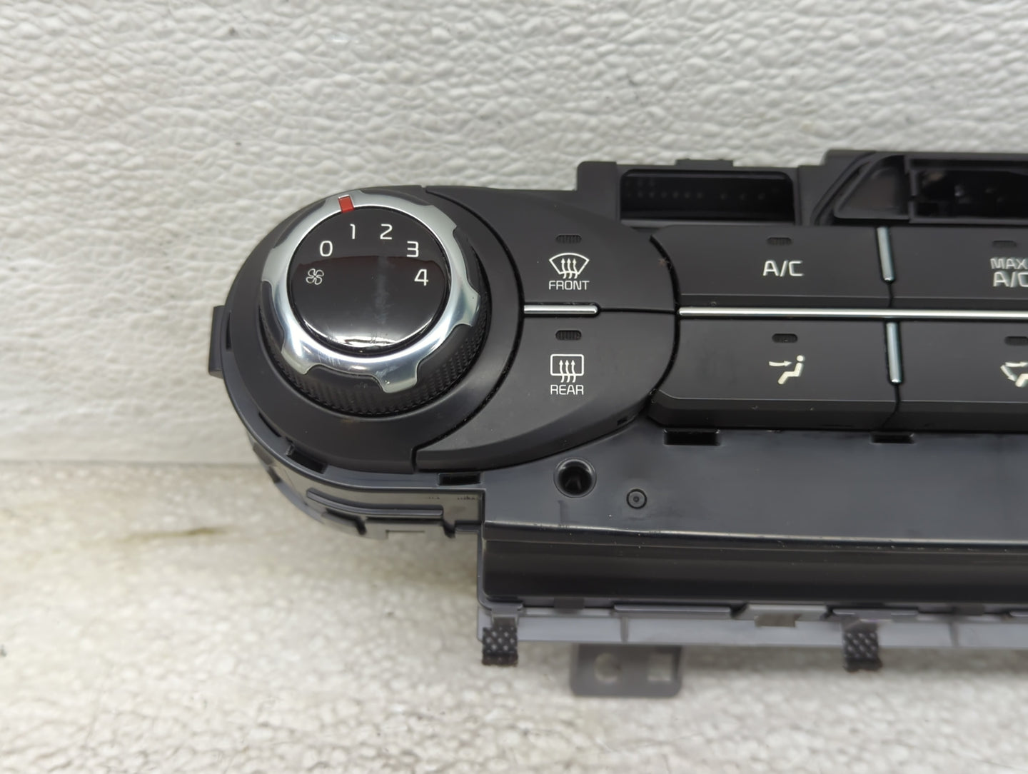2019 Kia Sorento Climate Control Module Temperature AC/Heater Replacement P/N:97250-C6040 Fits OEM Used Auto Parts - Oemused