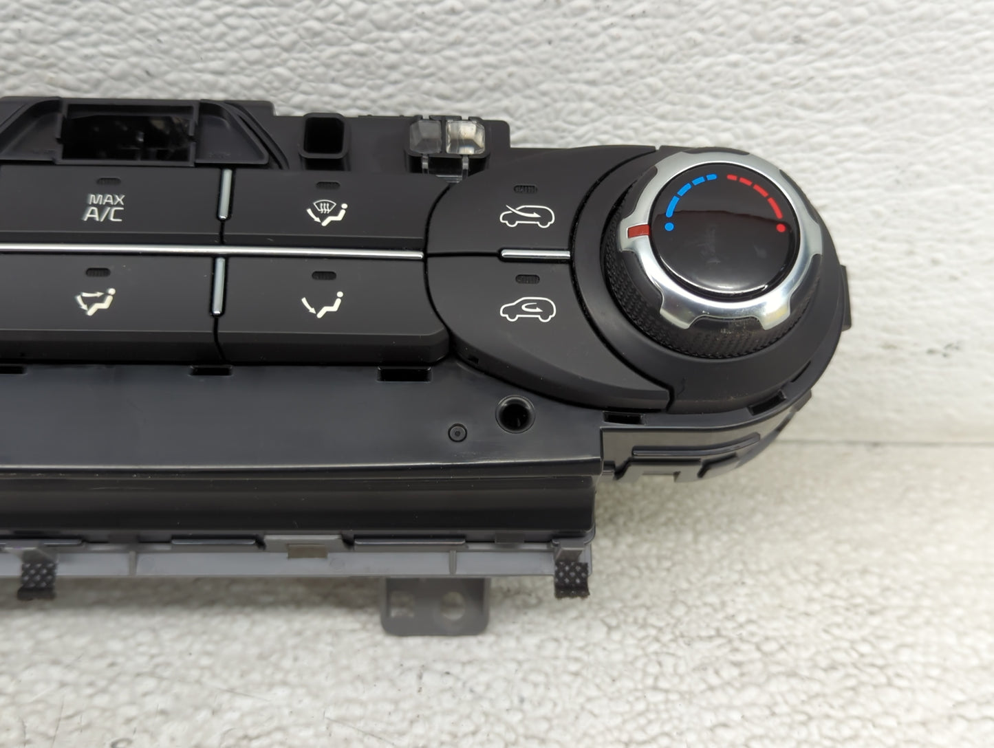 2019 Kia Sorento Climate Control Module Temperature AC/Heater Replacement P/N:97250-C6040 Fits OEM Used Auto Parts - Oemused
