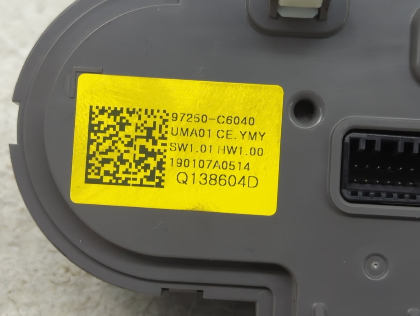 2019 Kia Sorento Climate Control Module Temperature AC/Heater Replacement P/N:97250-C6040 Fits OEM Used Auto Parts - Oemused