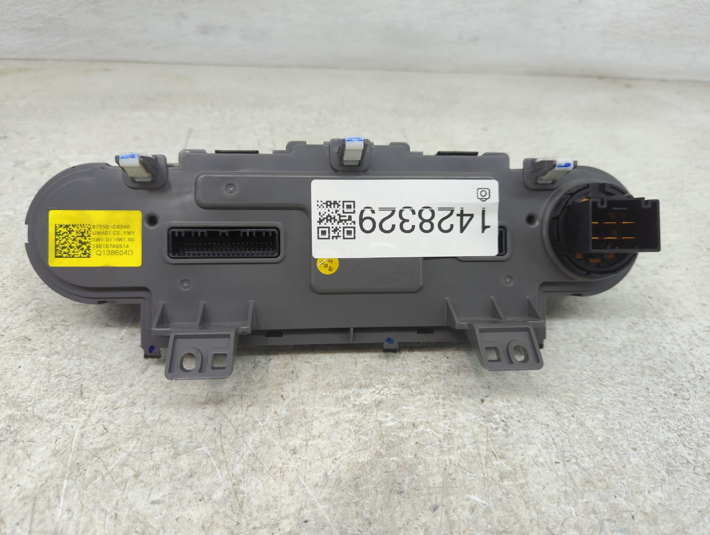 2019 Kia Sorento Climate Control Module Temperature AC/Heater Replacement P/N:97250-C6040 Fits OEM Used Auto Parts - Oemused