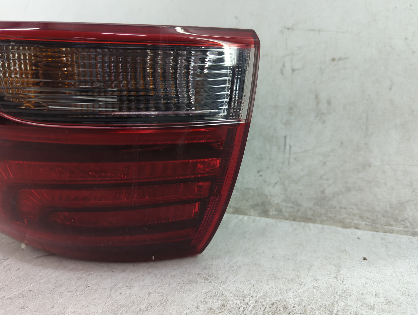 2019-2020 Kia Sorento Tail Light Assembly Passenger Right OEM P/N:92402-C6 Fits Fits 2019 2020 OEM Used Auto Parts - Oemused