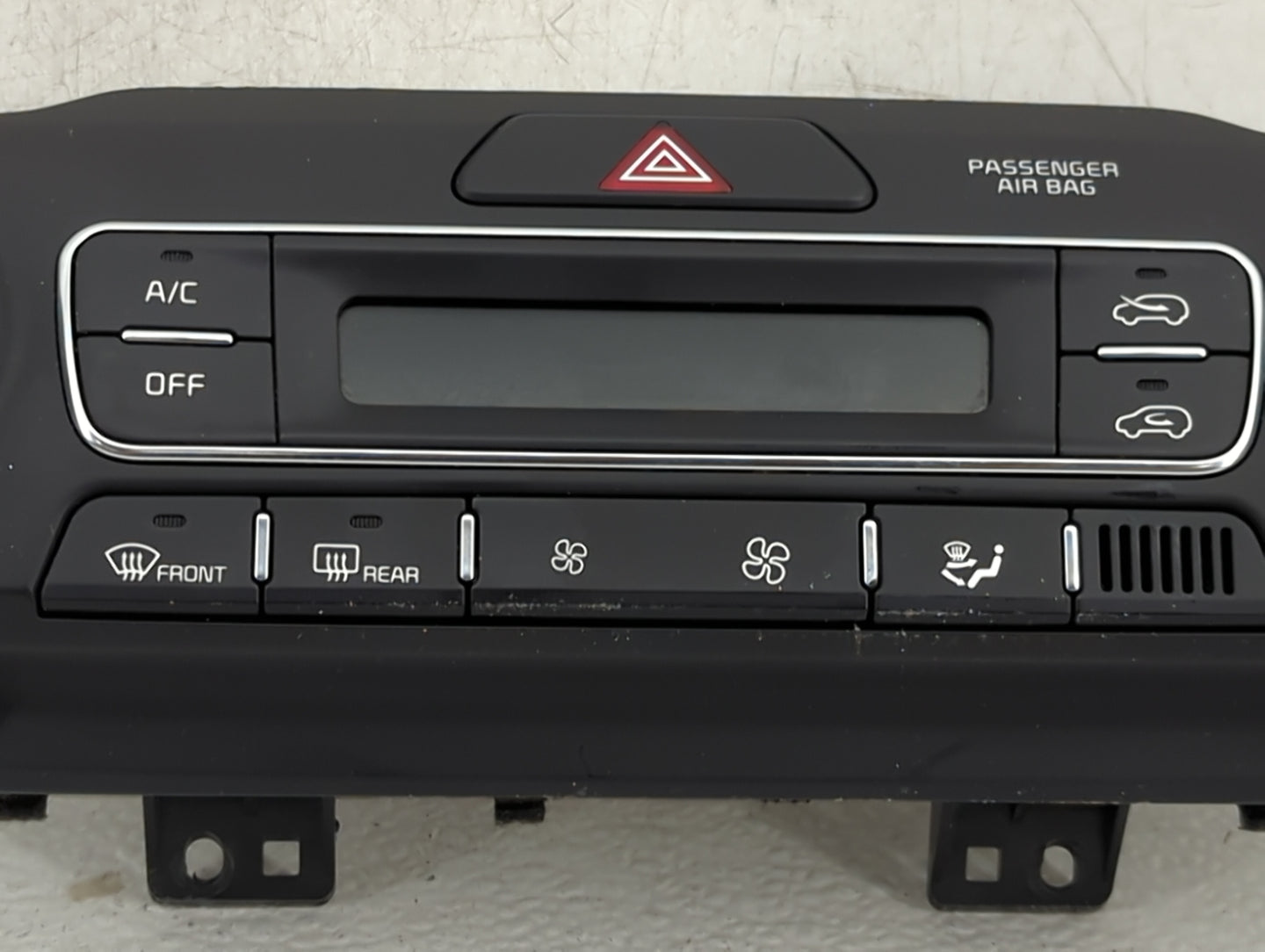 2019 Kia Sorento Climate Control Module Temperature AC/Heater Replacement P/N:97250-C6AA0 Fits OEM Used Auto Parts - Oemused