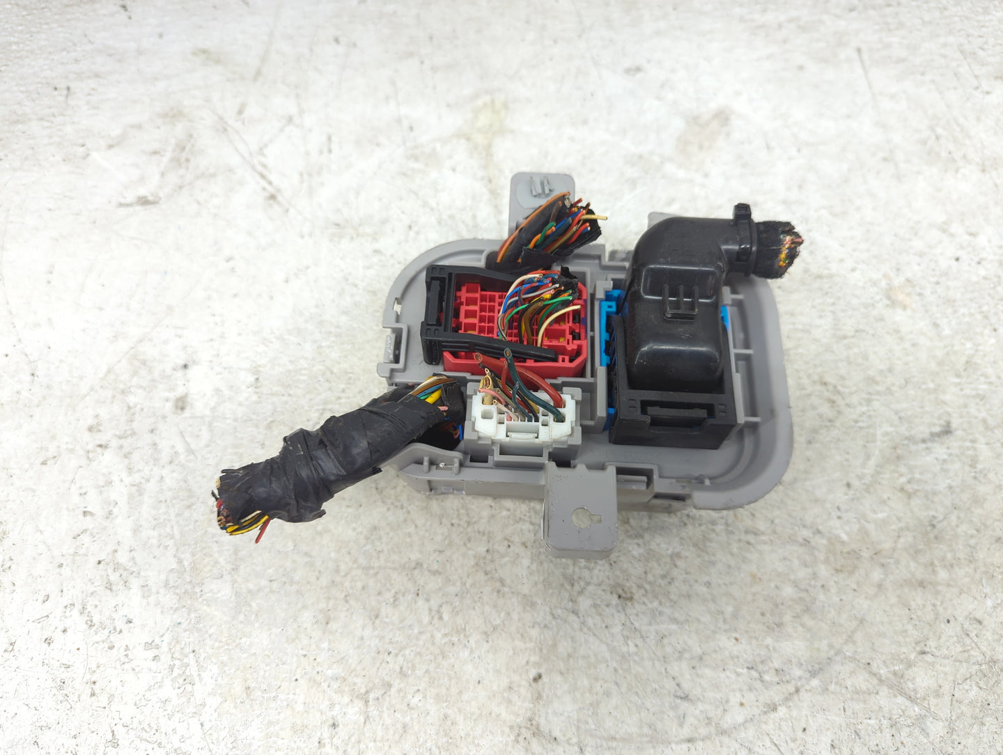2019-2020 Kia Sorento Fusebox Fuse Box Panel Relay Module P/N:91971-C5020 Fits Fits 2019 2020 OEM Used Auto Parts - Oemuseda