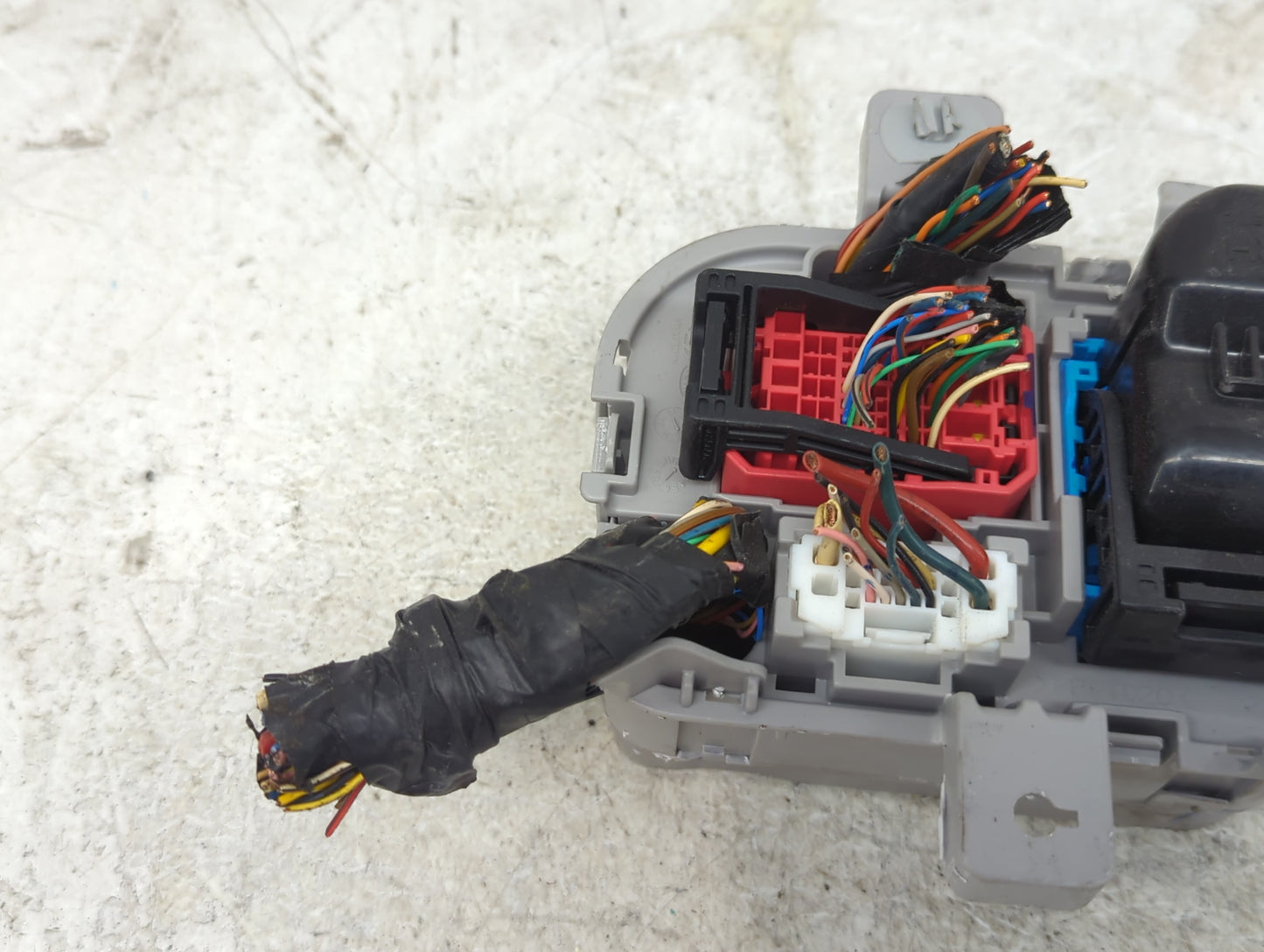 2019-2020 Kia Sorento Fusebox Fuse Box Panel Relay Module P/N:91971-C5020 Fits Fits 2019 2020 OEM Used Auto Parts - Oemuseda