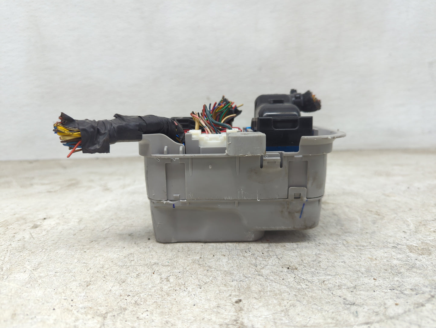 2019-2020 Kia Sorento Fusebox Fuse Box Panel Relay Module P/N:91971-C5020 Fits Fits 2019 2020 OEM Used Auto Parts - Oemuseda