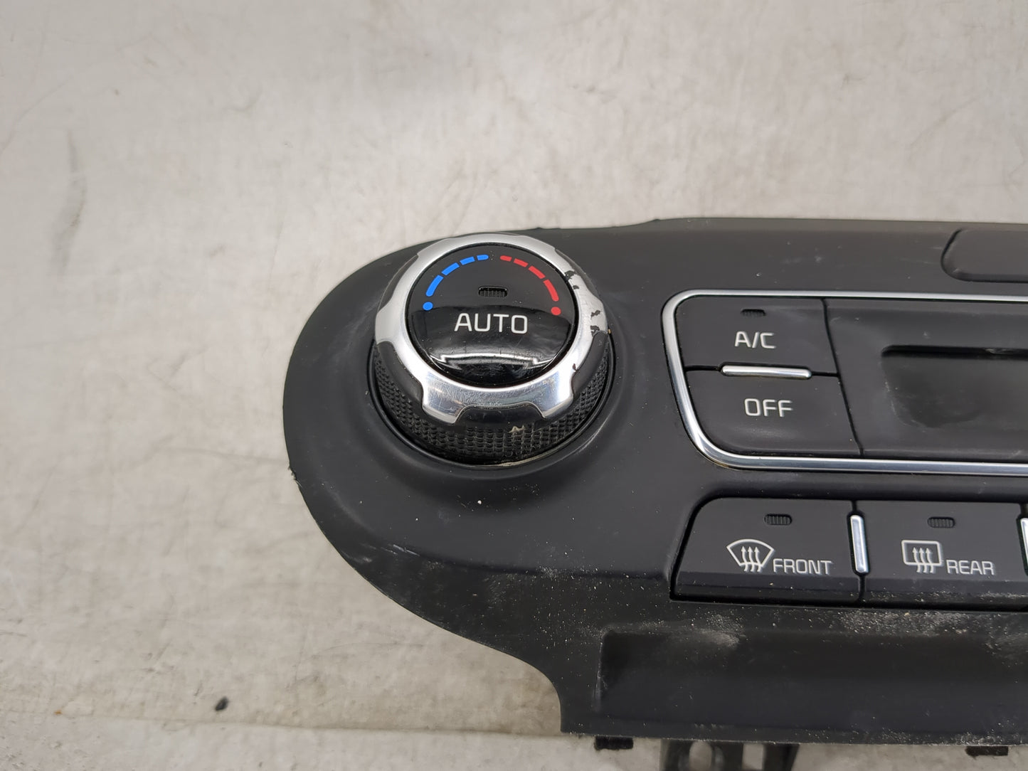 2019 Kia Sorento Climate Control Module Temperature AC/Heater Replacement P/N:97250-C6XXX 97250-C5XXX Fits OEM Used Auto Par