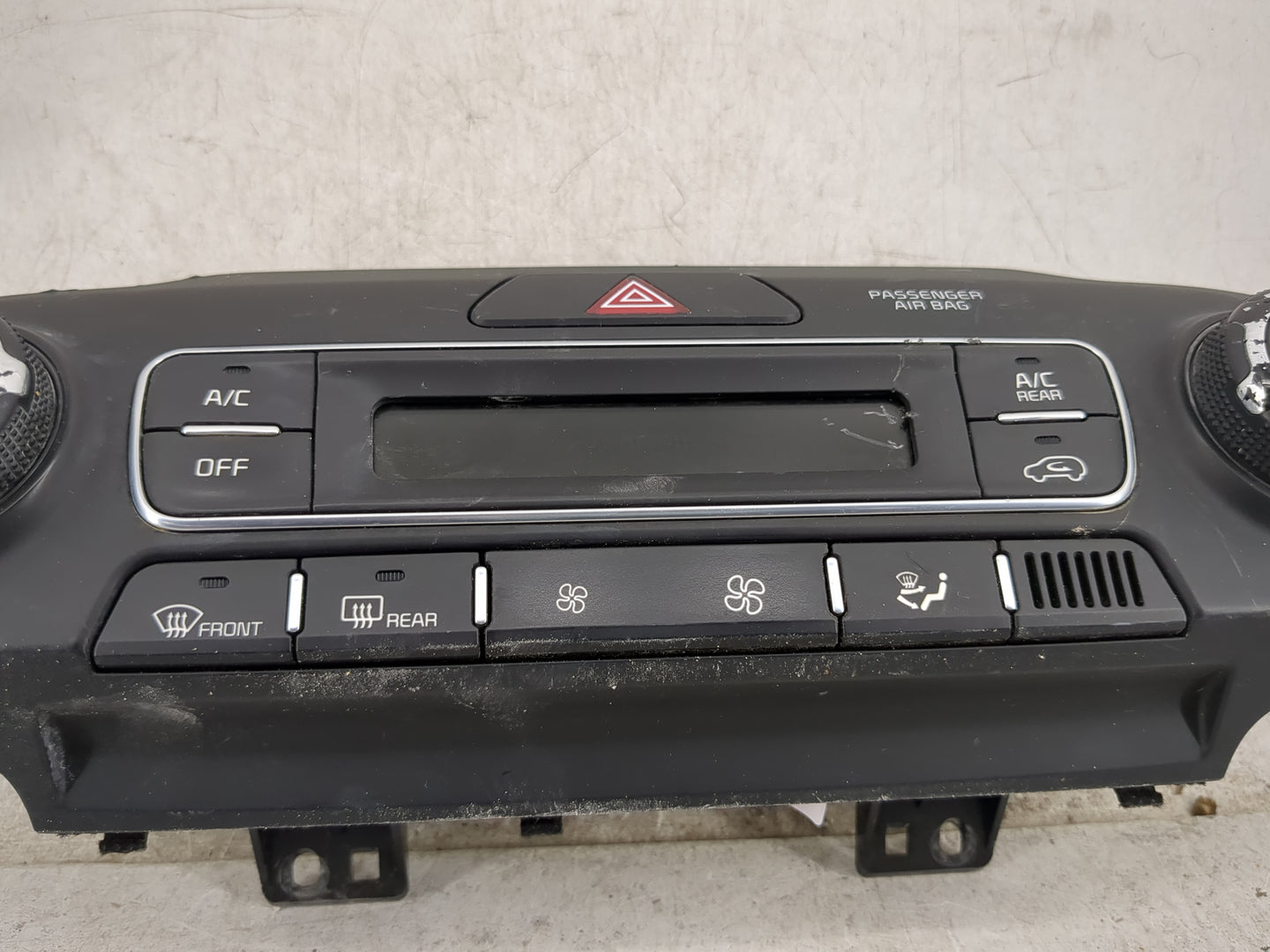 2019 Kia Sorento Climate Control Module Temperature AC/Heater Replacement P/N:97250-C6XXX 97250-C5XXX Fits OEM Used Auto Par