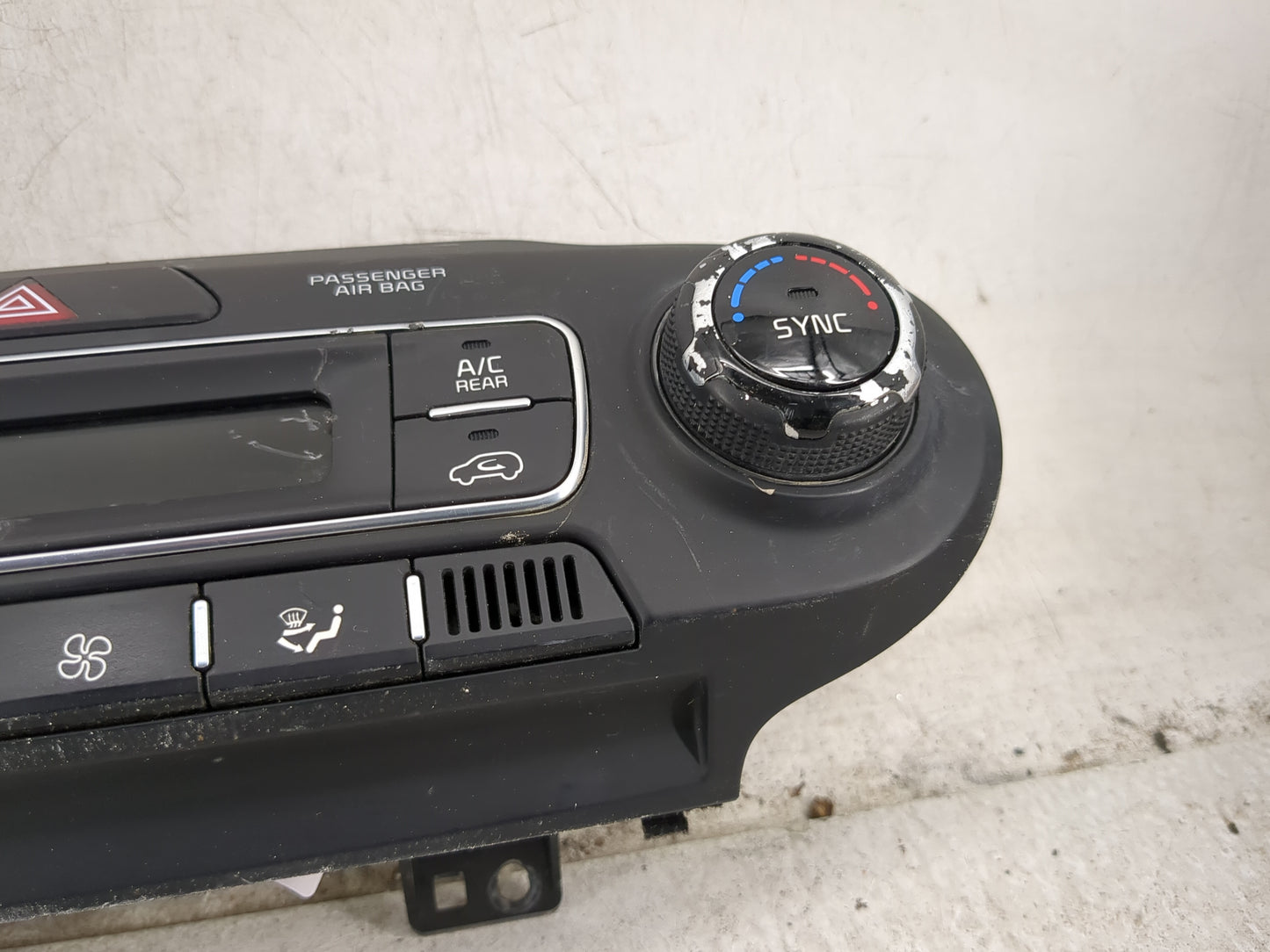 2019 Kia Sorento Climate Control Module Temperature AC/Heater Replacement P/N:97250-C6XXX 97250-C5XXX Fits OEM Used Auto Par