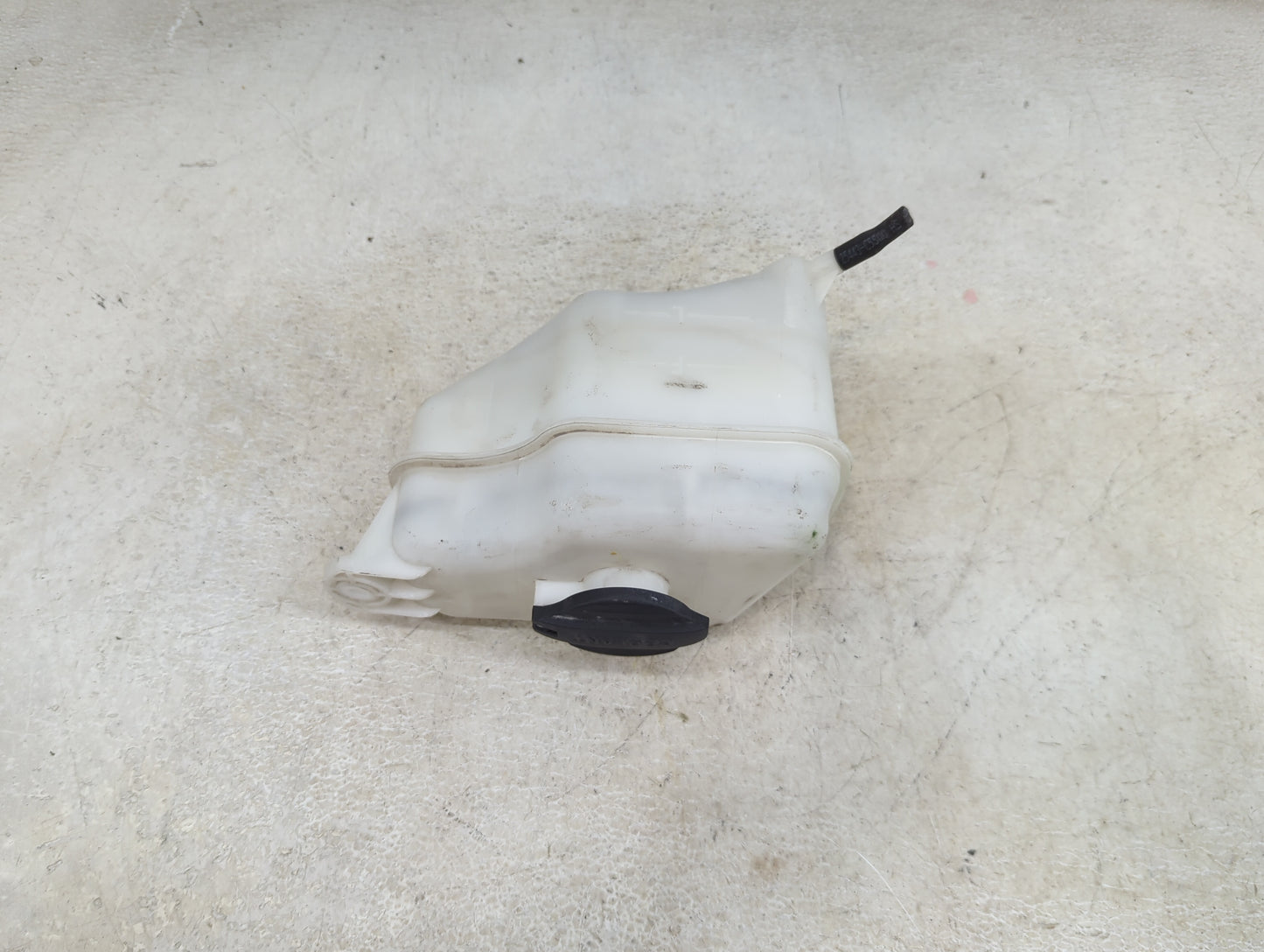 2014-2020 Kia Sorento Radiator Coolant Overflow Expansion Tank Bottle 1460025 - Oemusedautoparts1.com